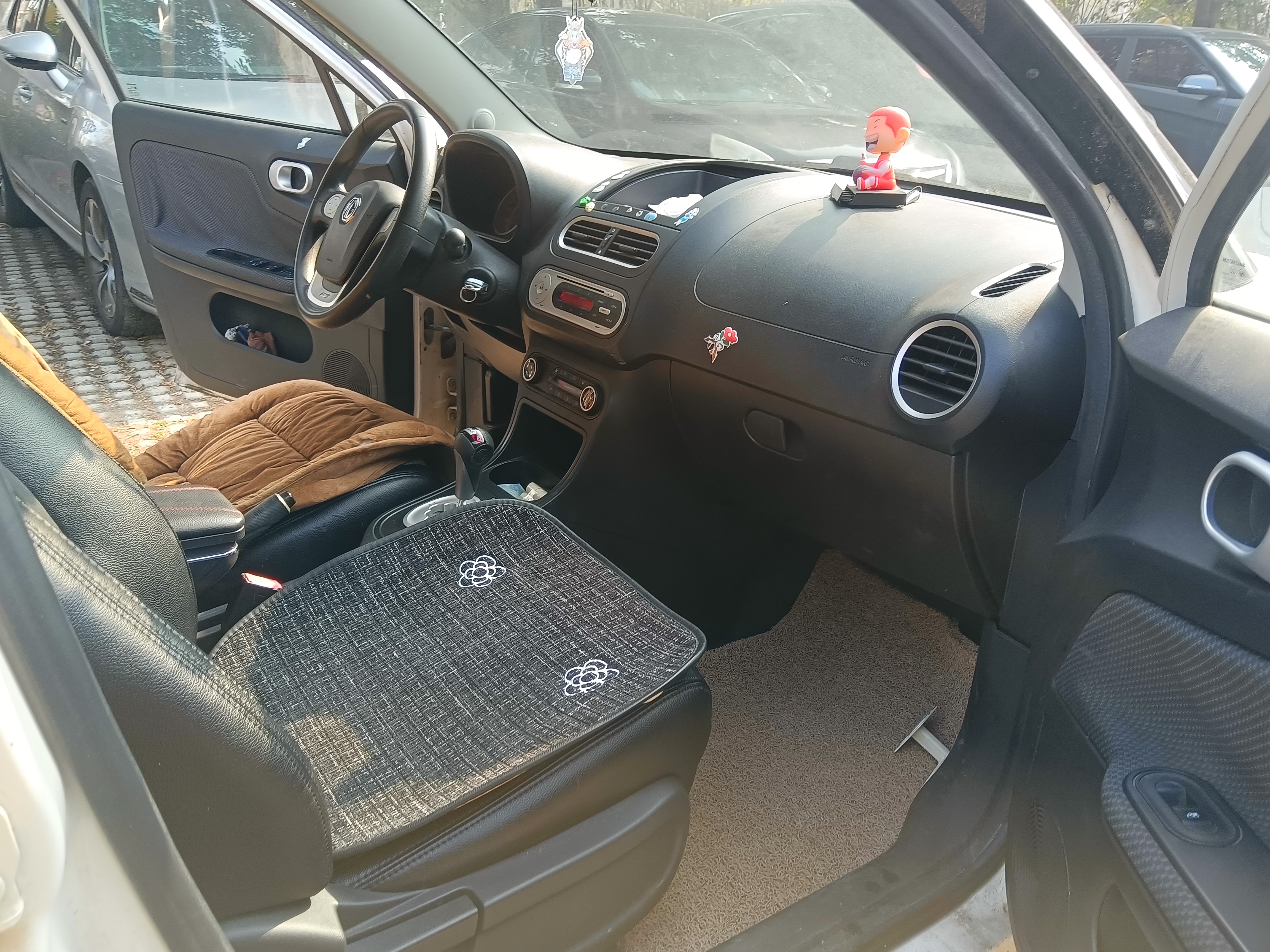 MG 3 2015 car image #5