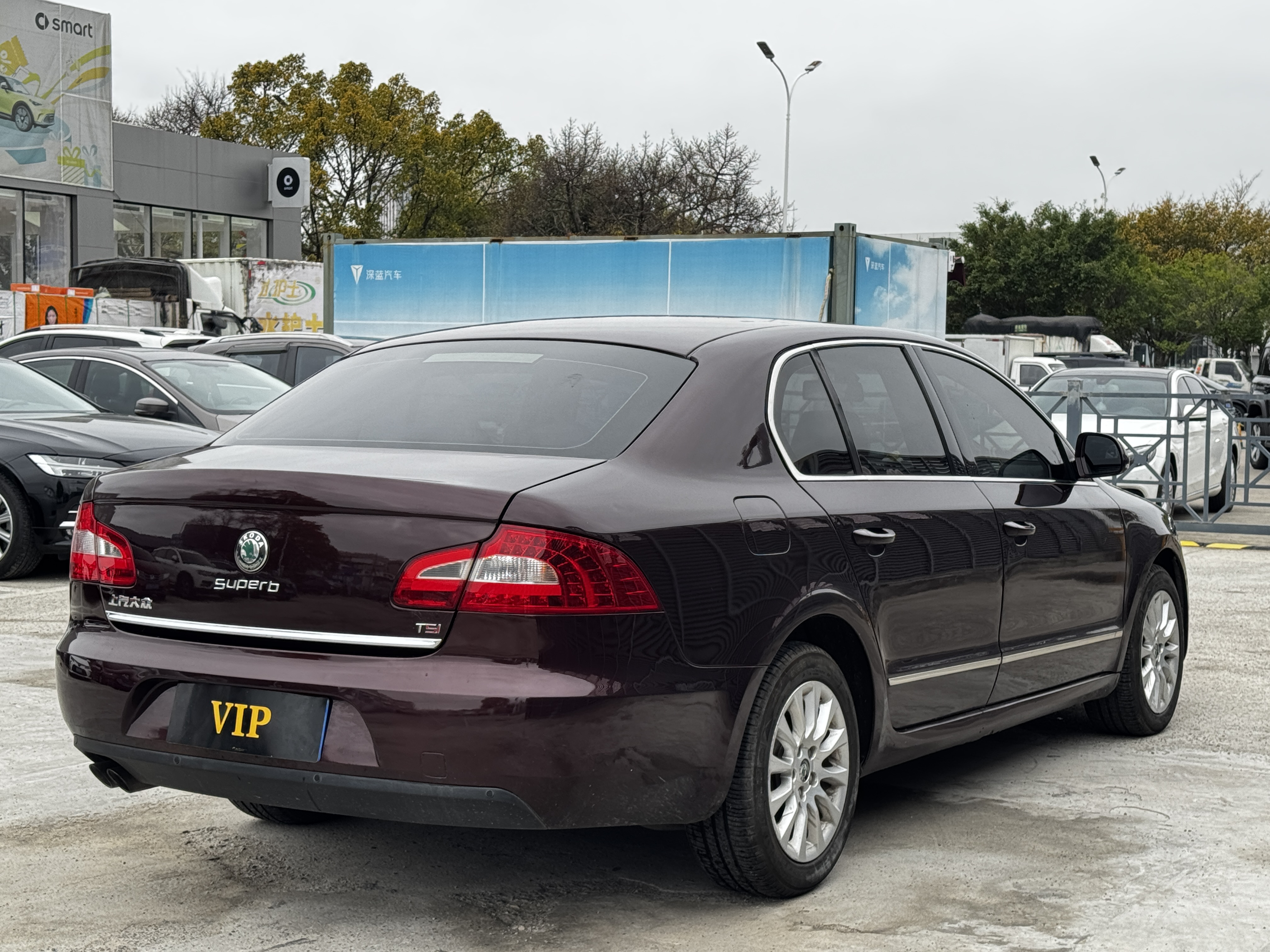 Skoda Superb 2011 car image #5