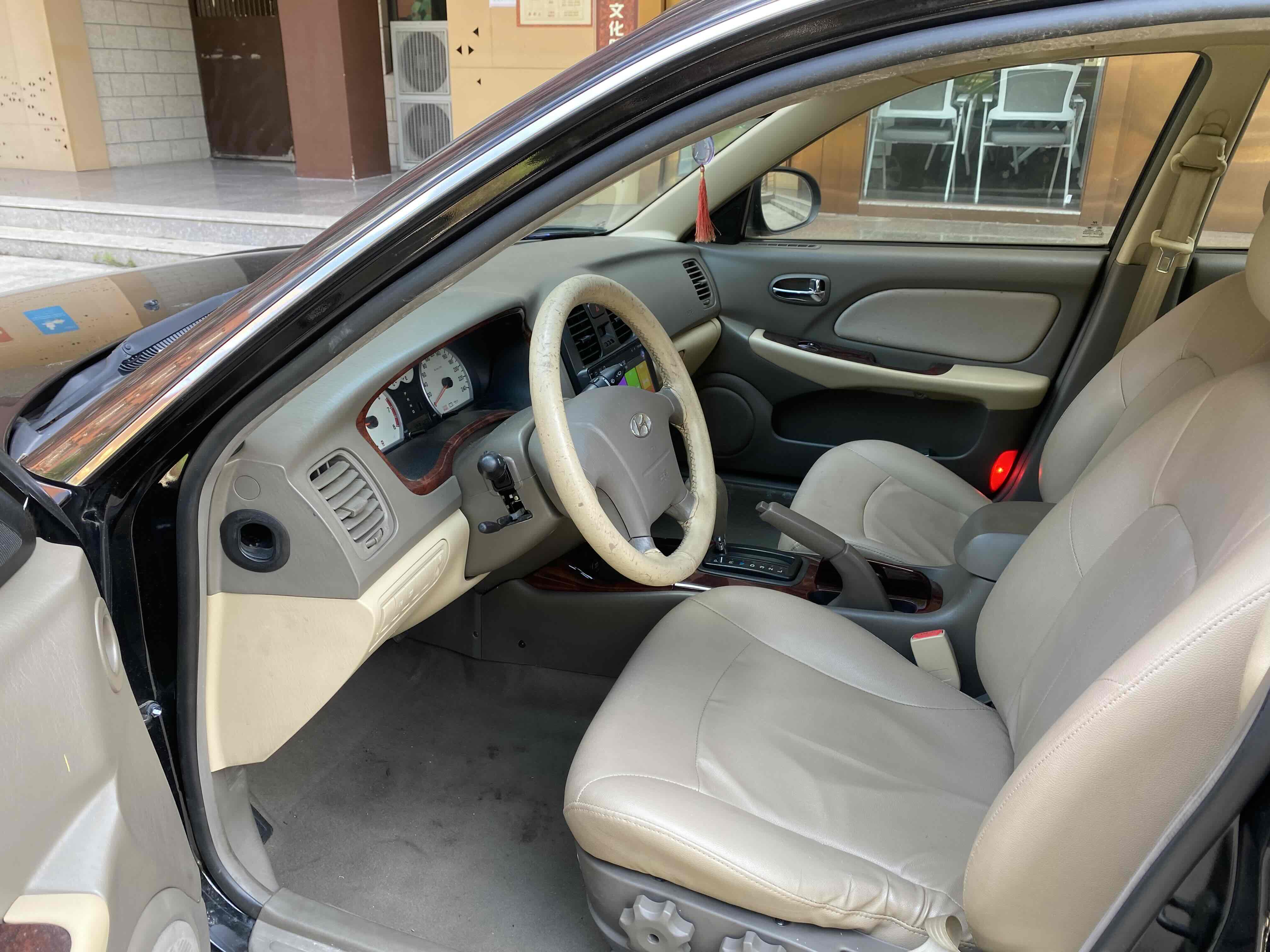 Hyundai moInca 2012 صورة سيارة #5