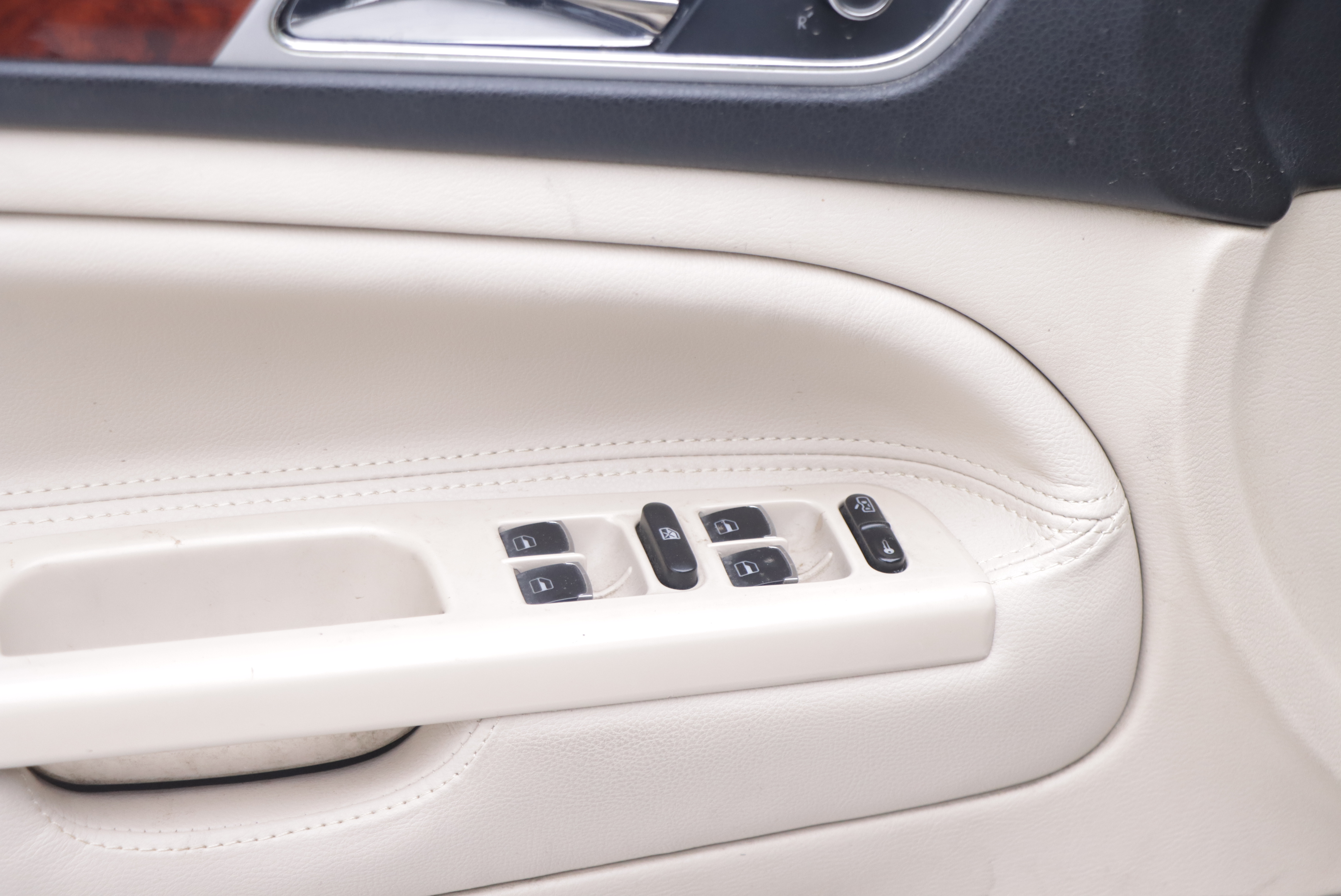 Volkswagen Passat Lingyu 2011 #5 Volkswagen Passat Lingyu 2011 car image #5