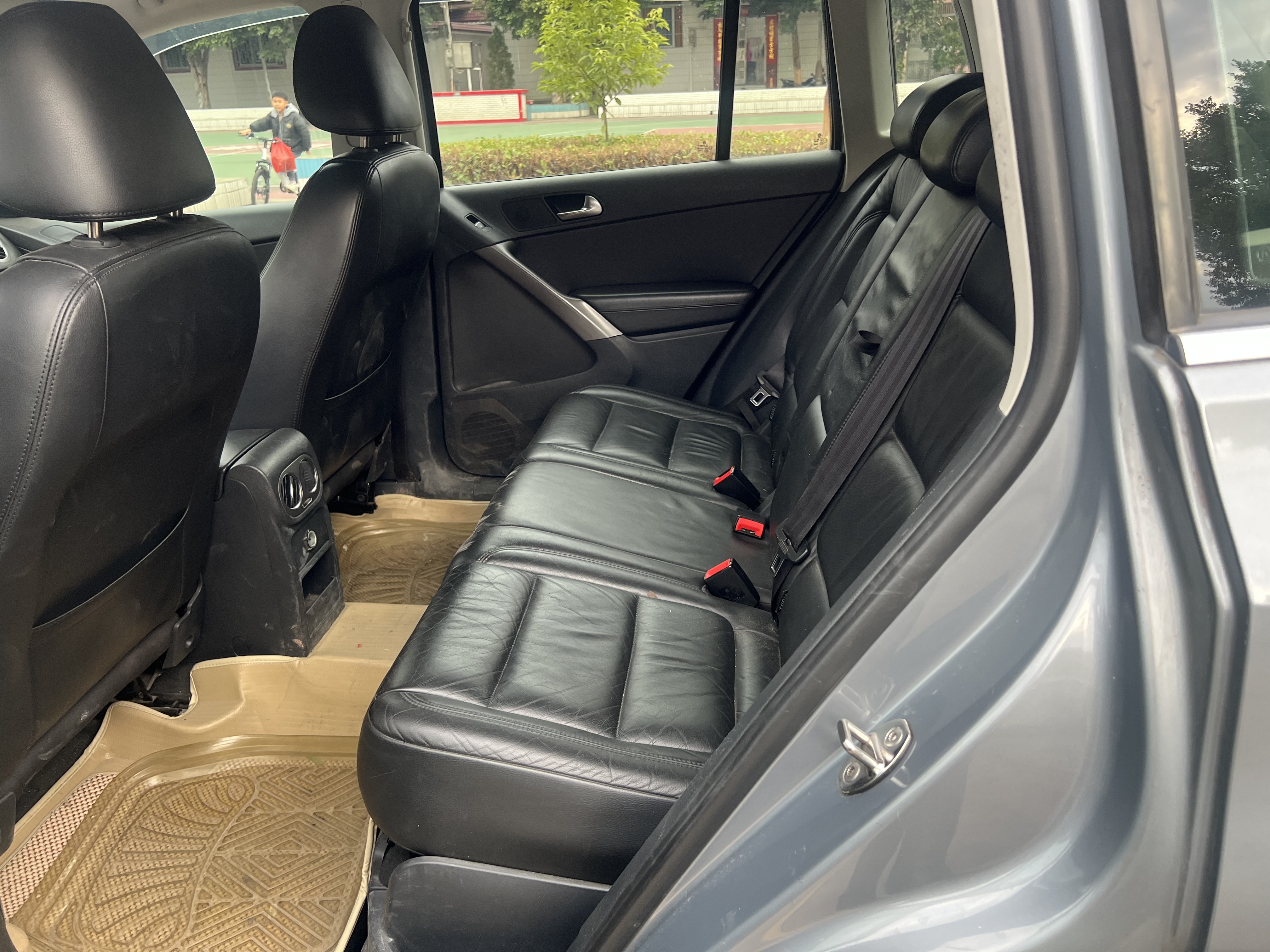 Volkswagen Tiguan 2011 immagine di auto #5