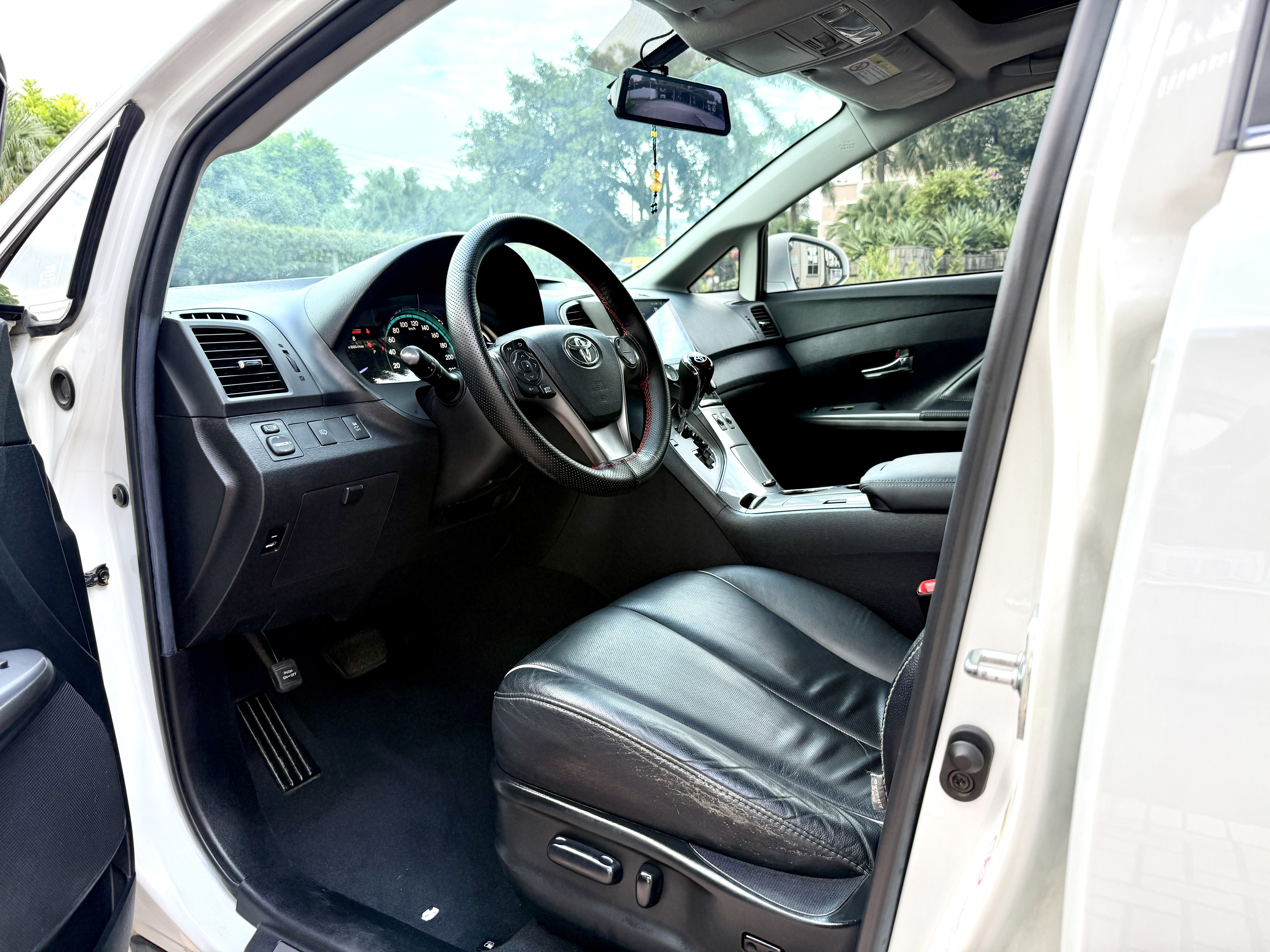 Toyota 2014 car image #5