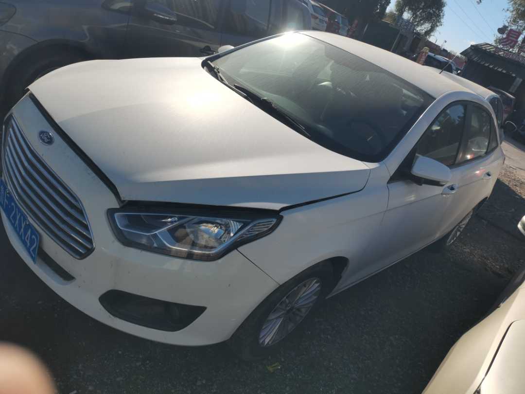 Ford Escort 2015 #5 Ford Escort 2015 car image #5