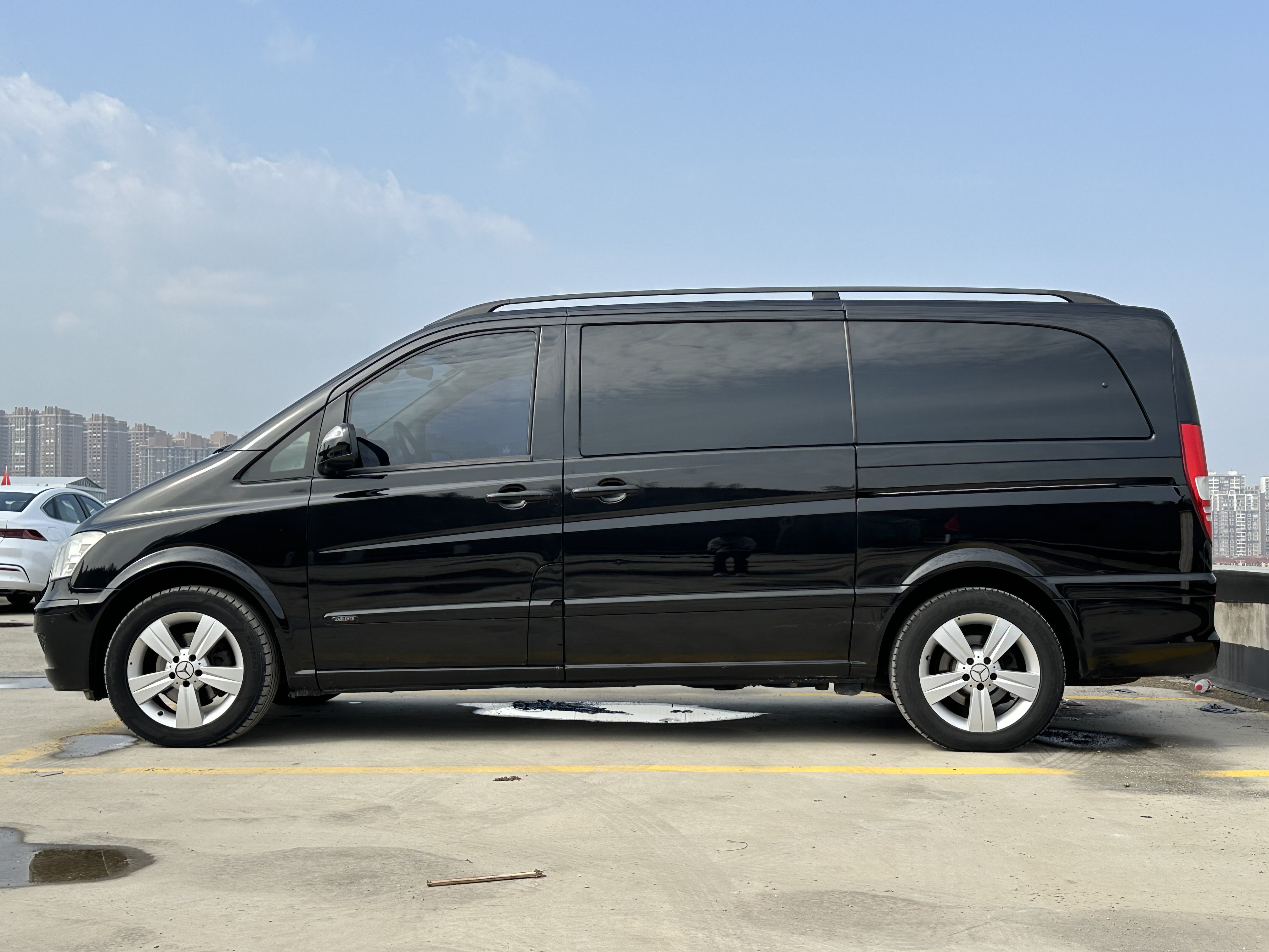 奔驰 唯雅诺 2011 汽车图片 #5