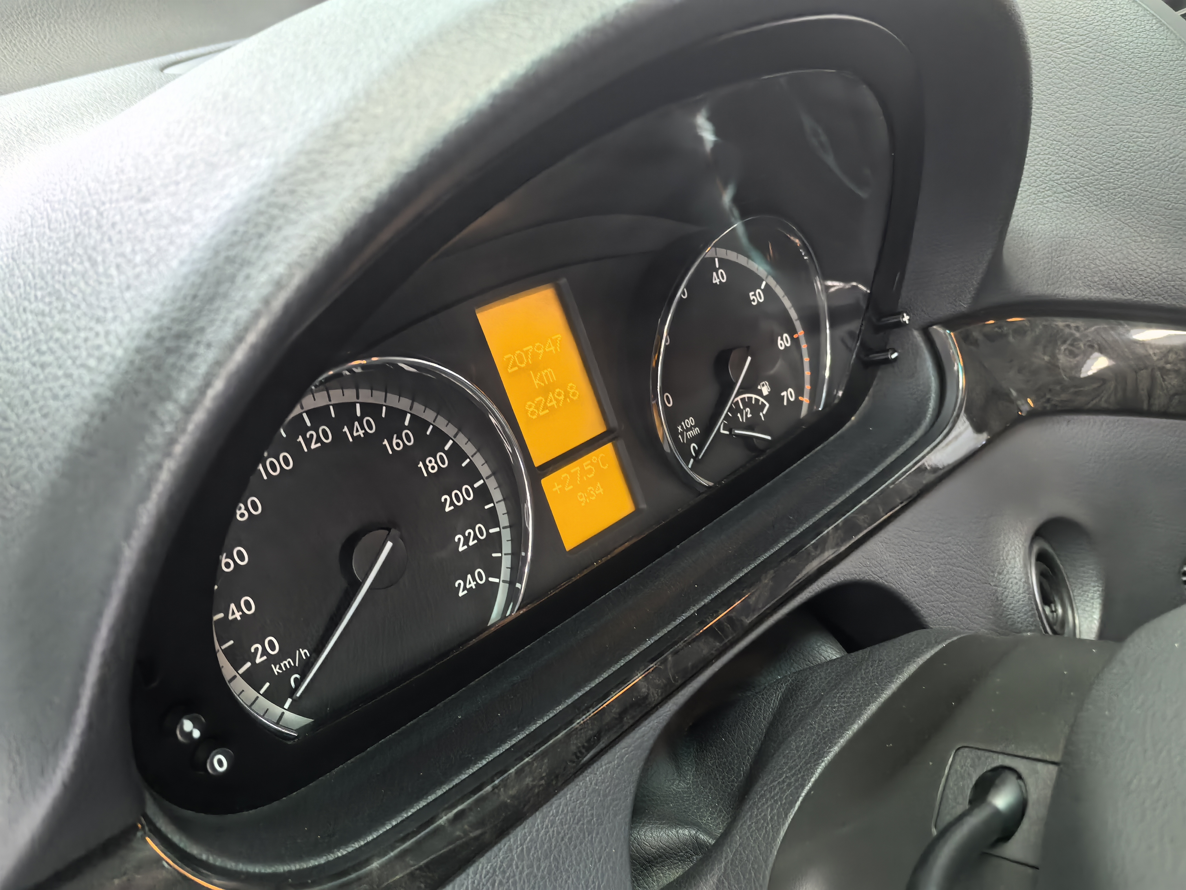 Mercedes-Benz Viano (Imported) 2012 car image #5