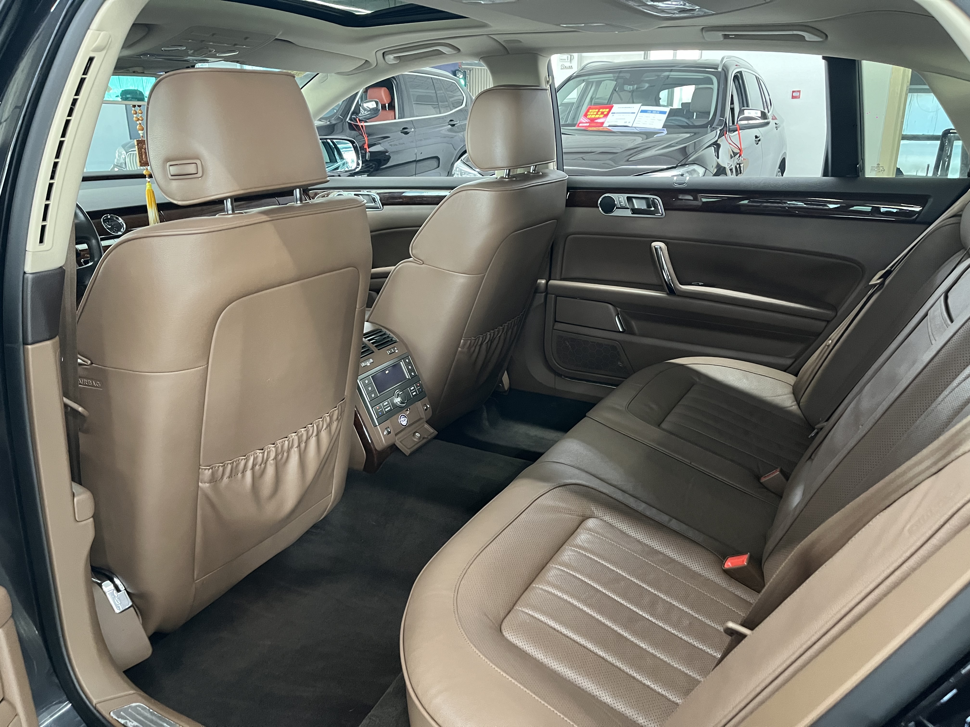 Volkswagen Pheaton 2014 immagine di auto #5