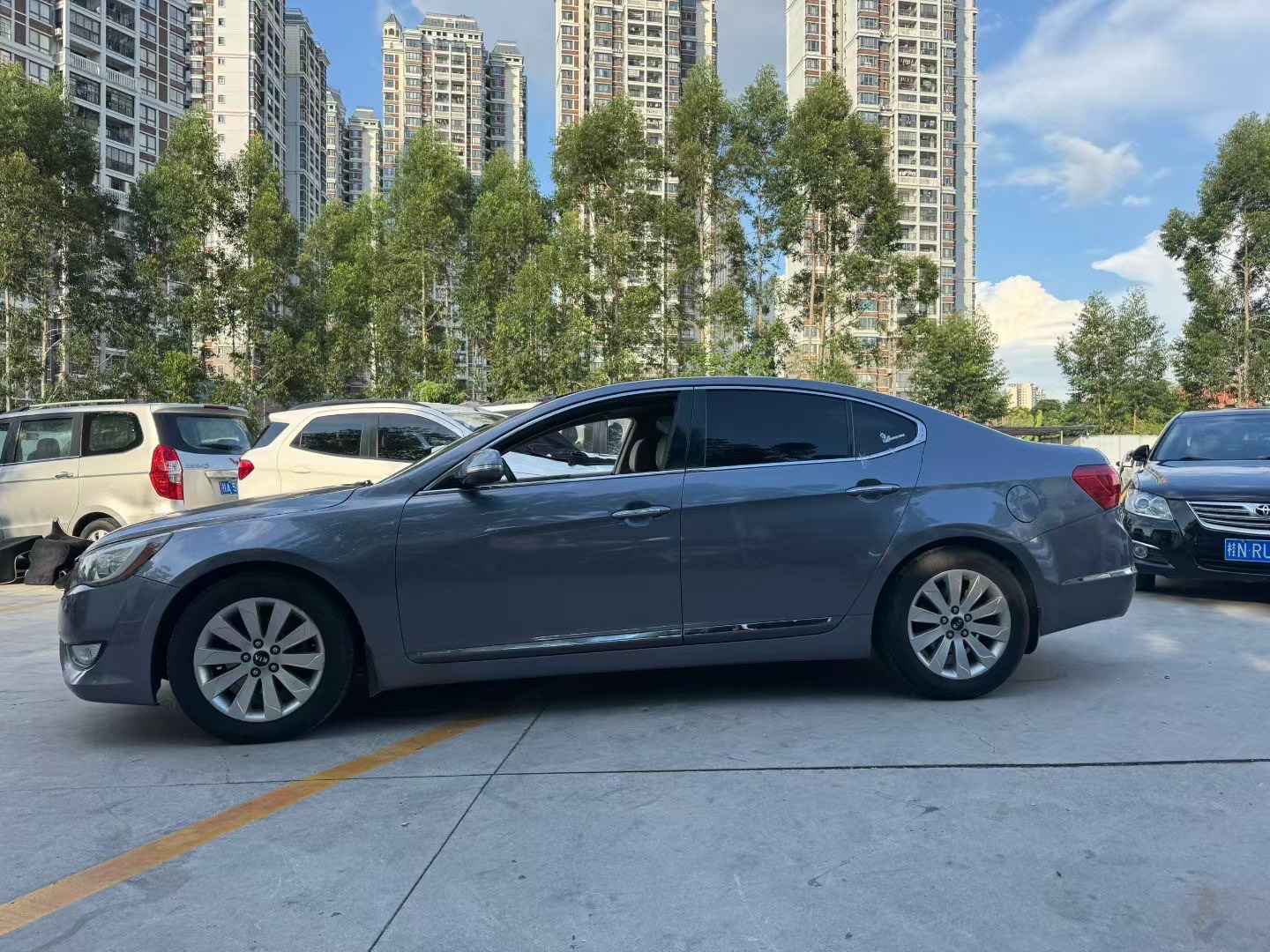 Kia Cadenza 2011 car image #5