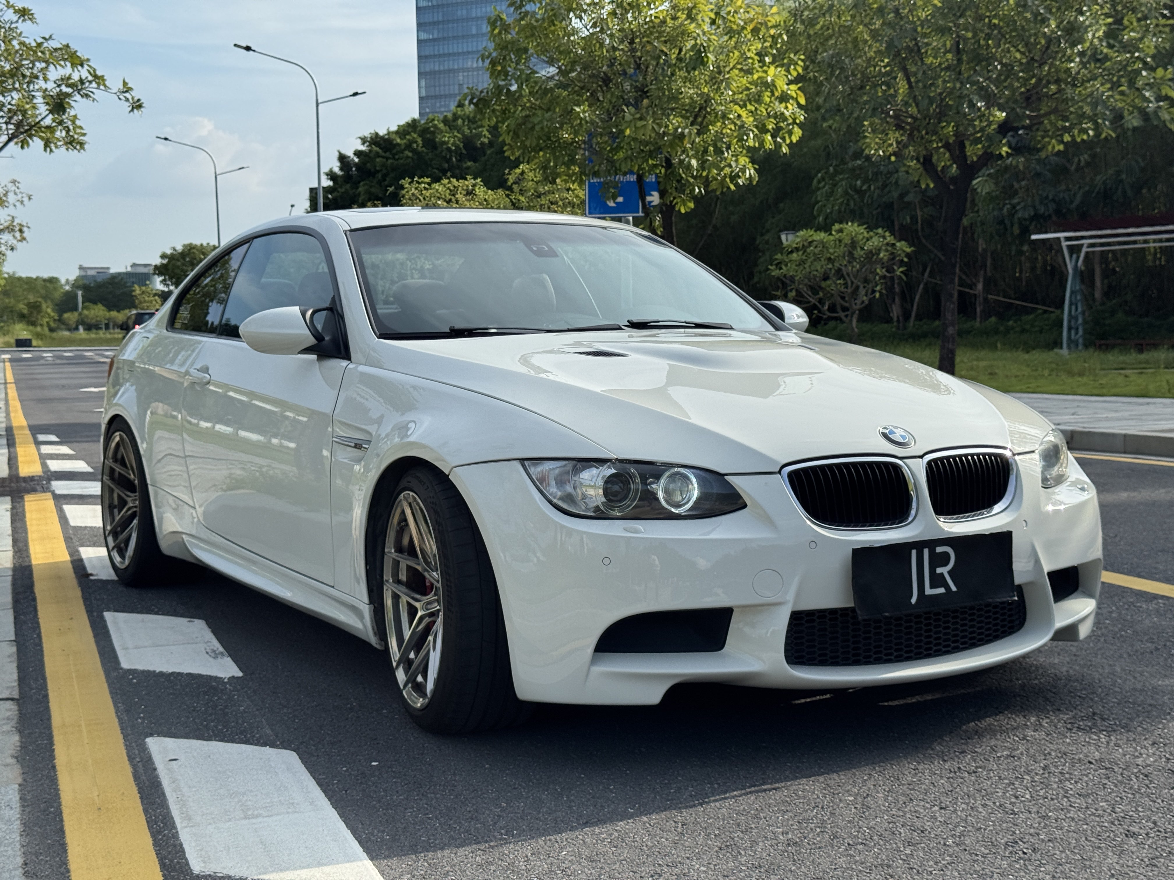 BMW M3 2010 #5 BMW M3 2010 car image #5