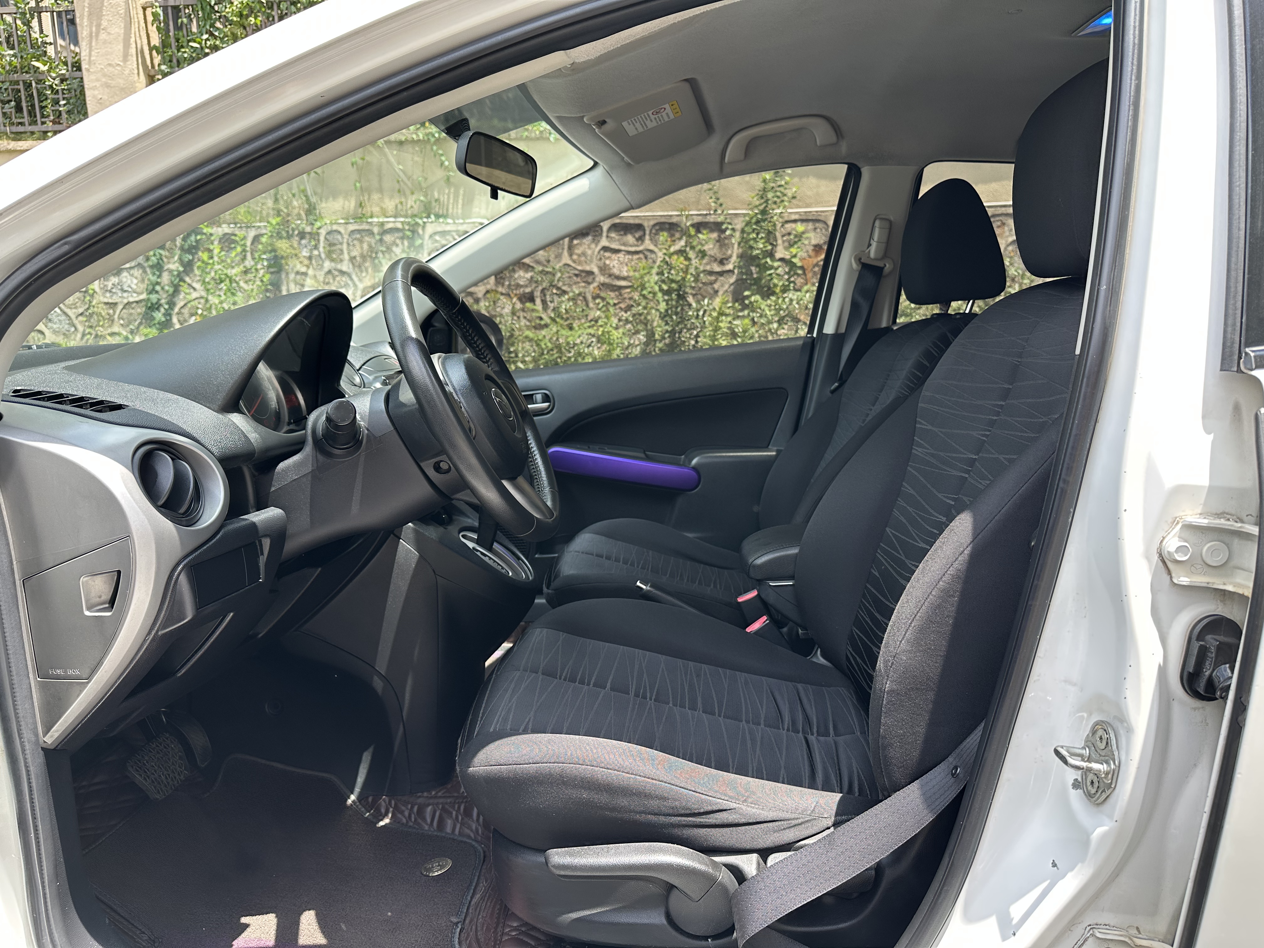 Mazda 2 Sedan 2011 صورة سيارة #5