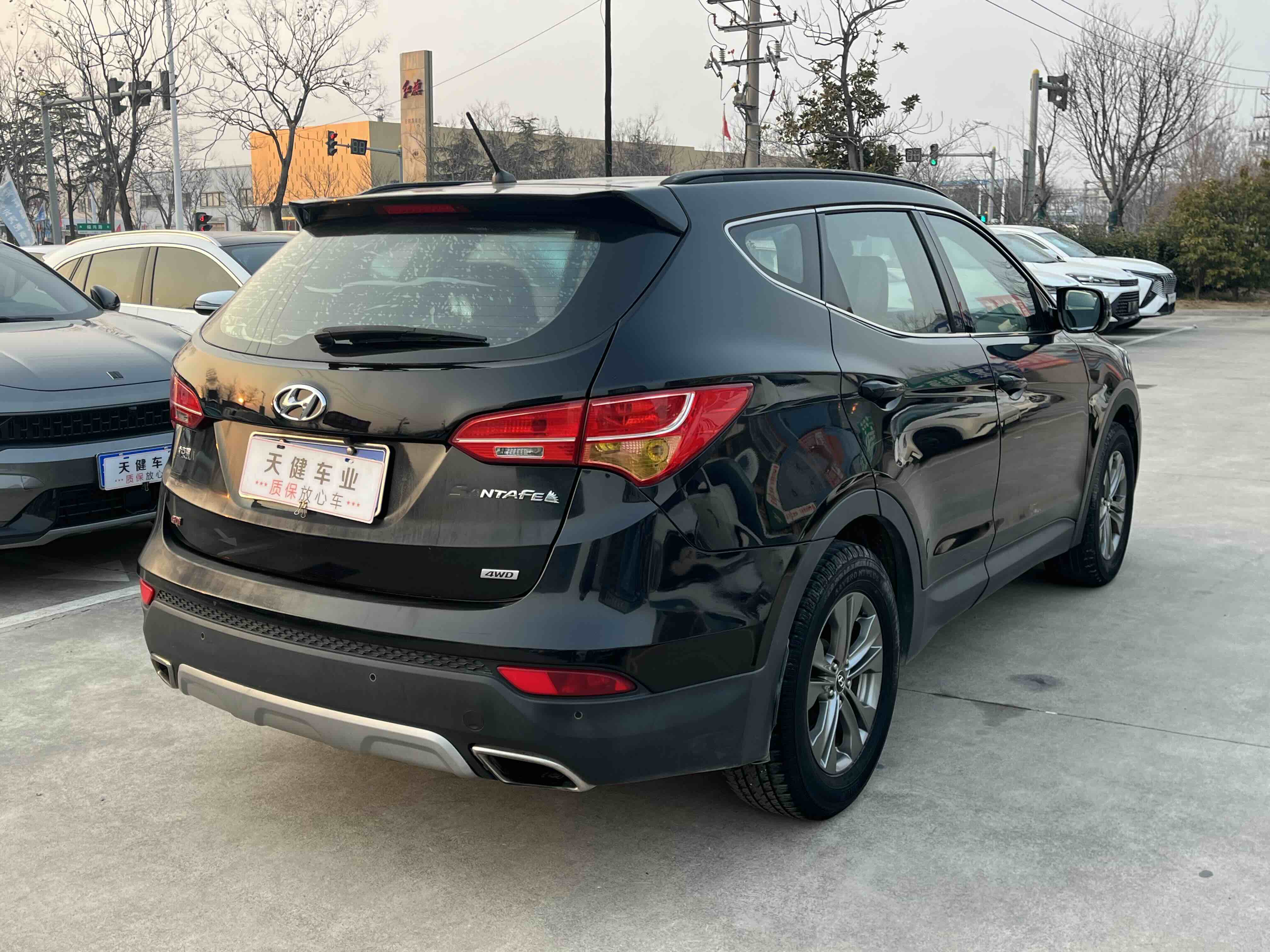 Hyundai Santa Fe 2013 car image #5