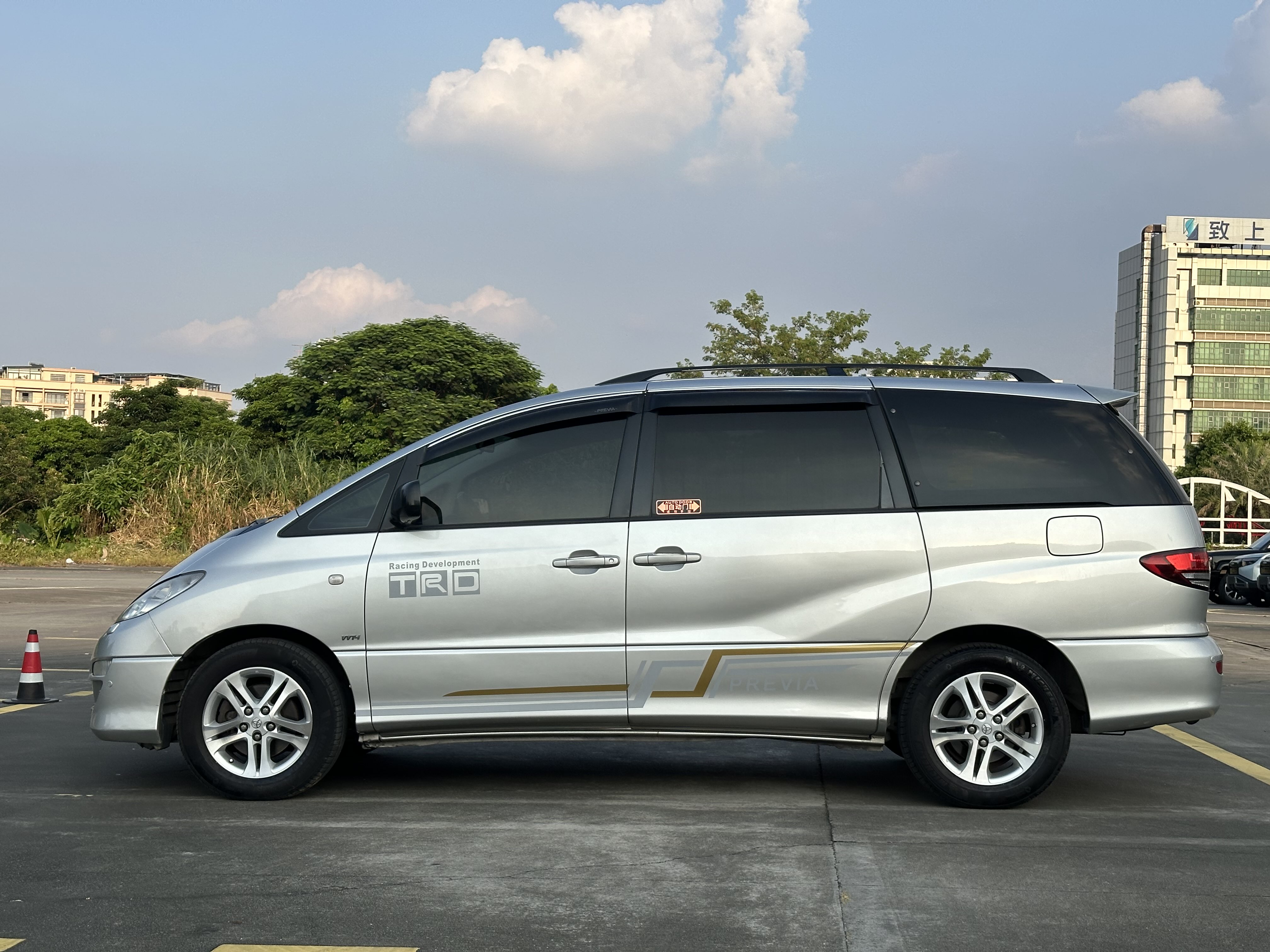 Toyota Previa 2005 car image #5