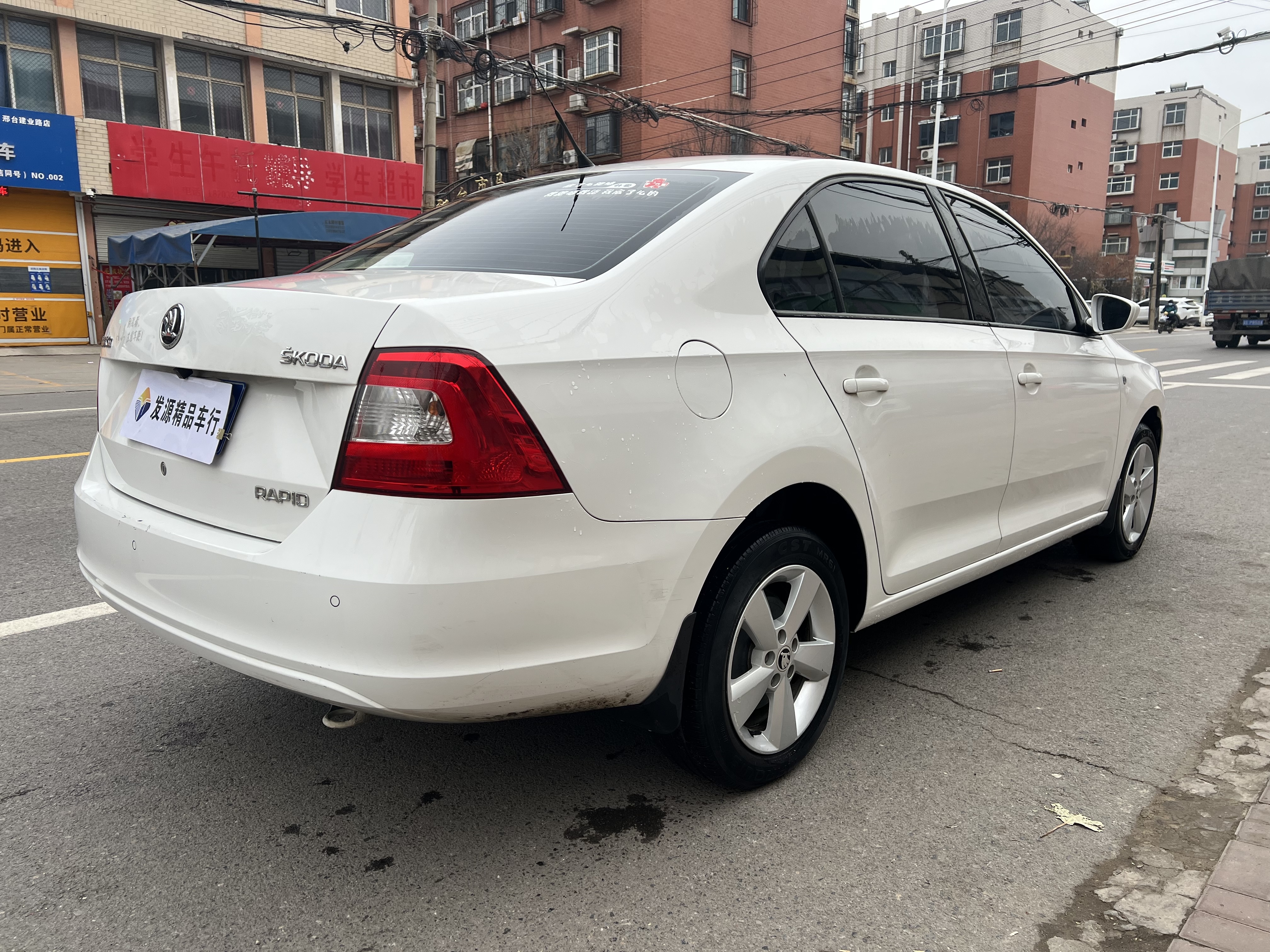 Skoda Rapid 2015 immagine di auto #5
