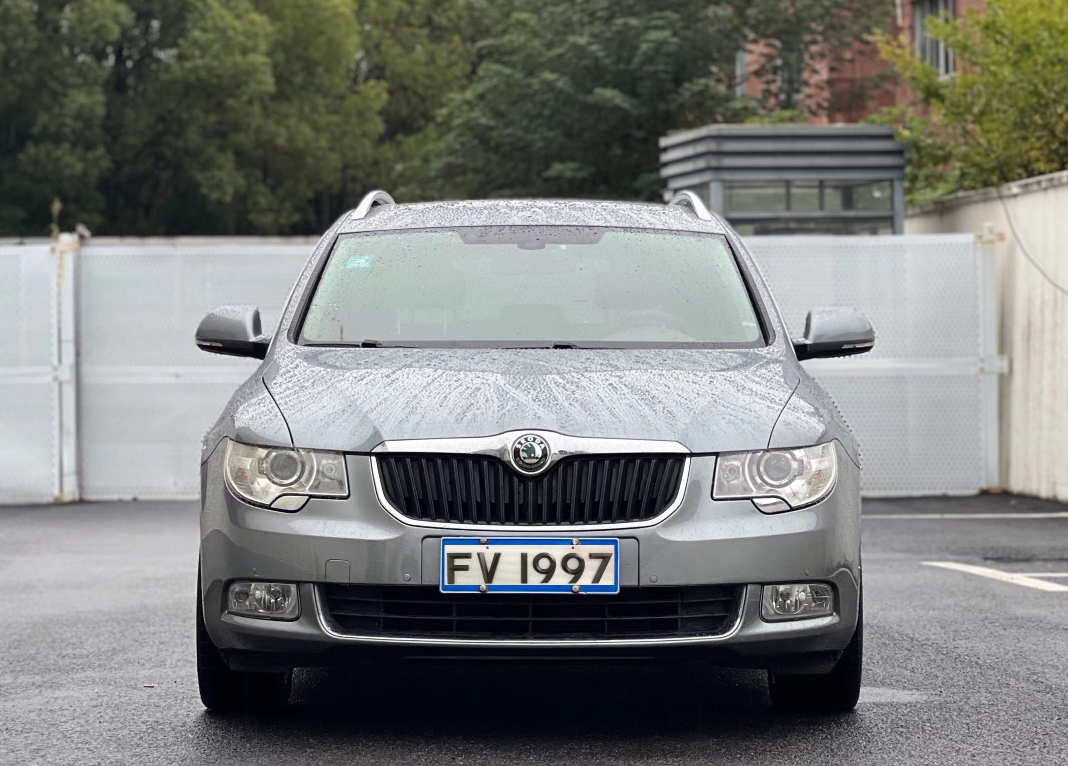 Skoda Superb Combi 2015 car image #5