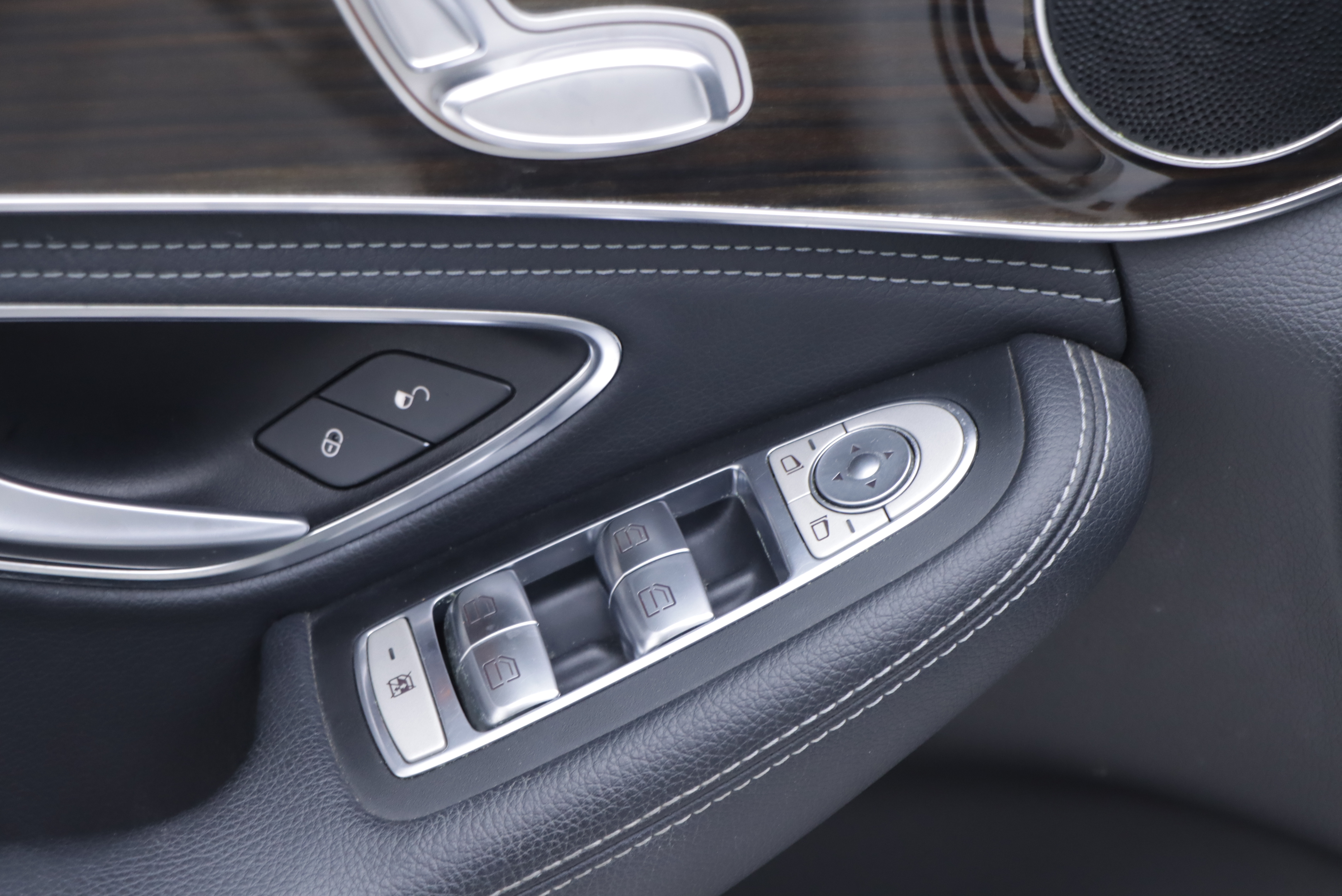 Mercedes-Benz C Class 2015 car image #5