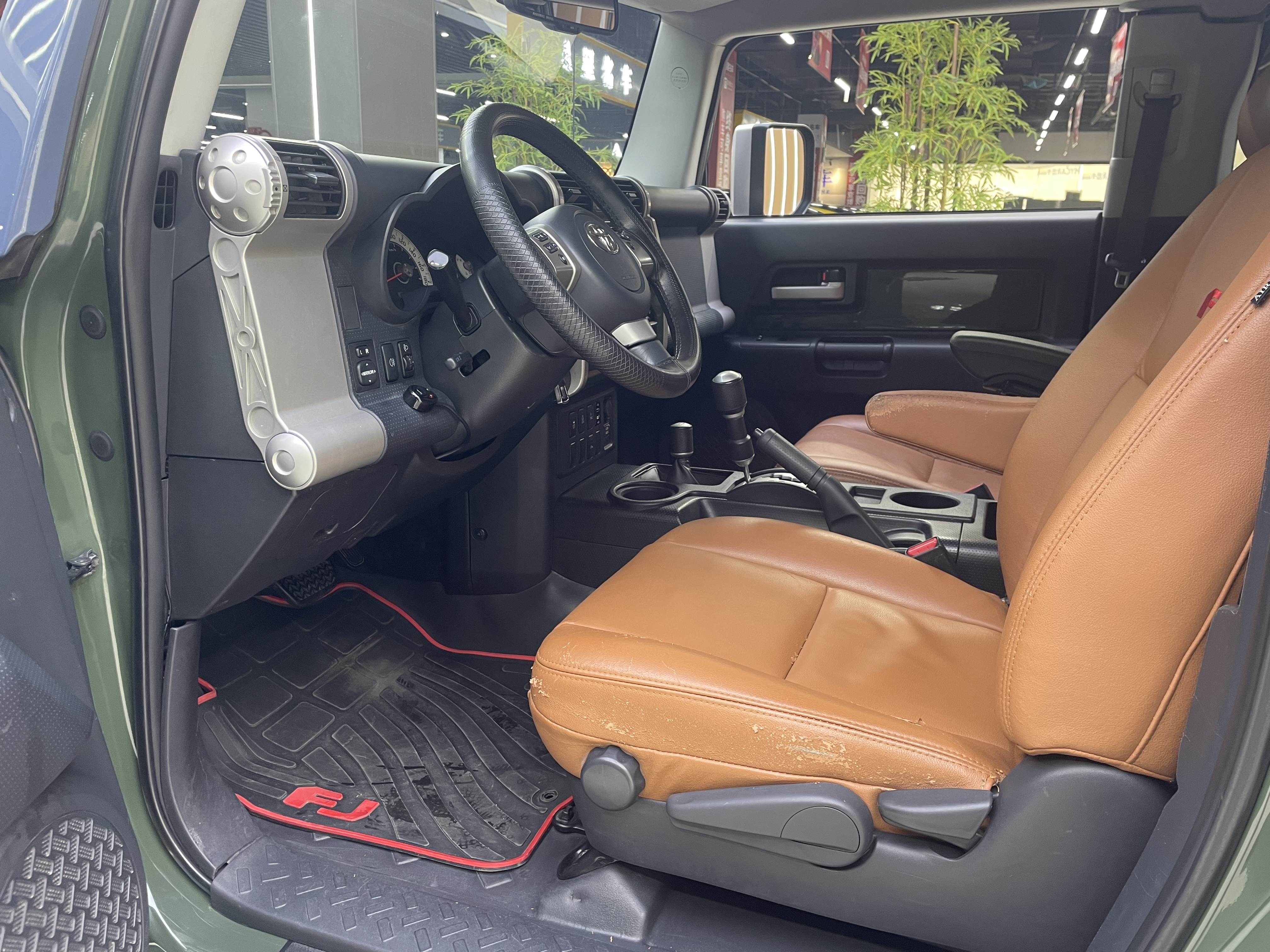 Toyota FJ Cruiser 2012 #5 Toyota FJ Cruiser 2012 car image #5