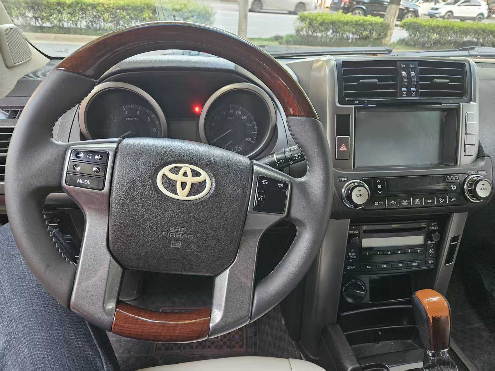 Toyota Land Cruiser Prado 2012 #5 Toyota Land Cruiser Prado 2012 car image #5