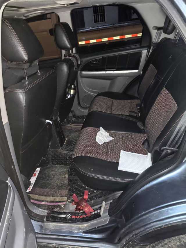 Suzuki SX4 Sedan 2011 imagem de carro #5