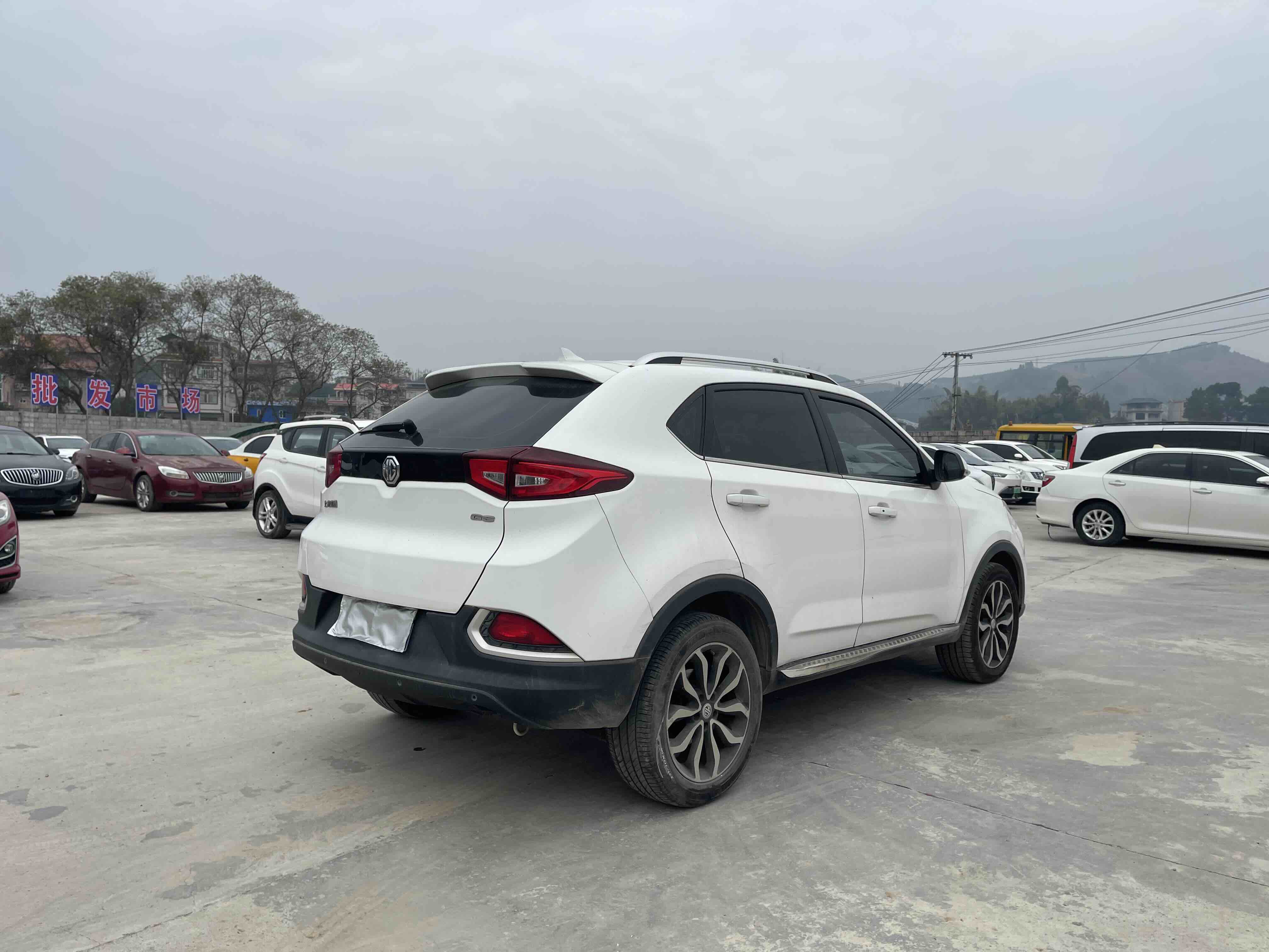 MG GS 2015 car image #5