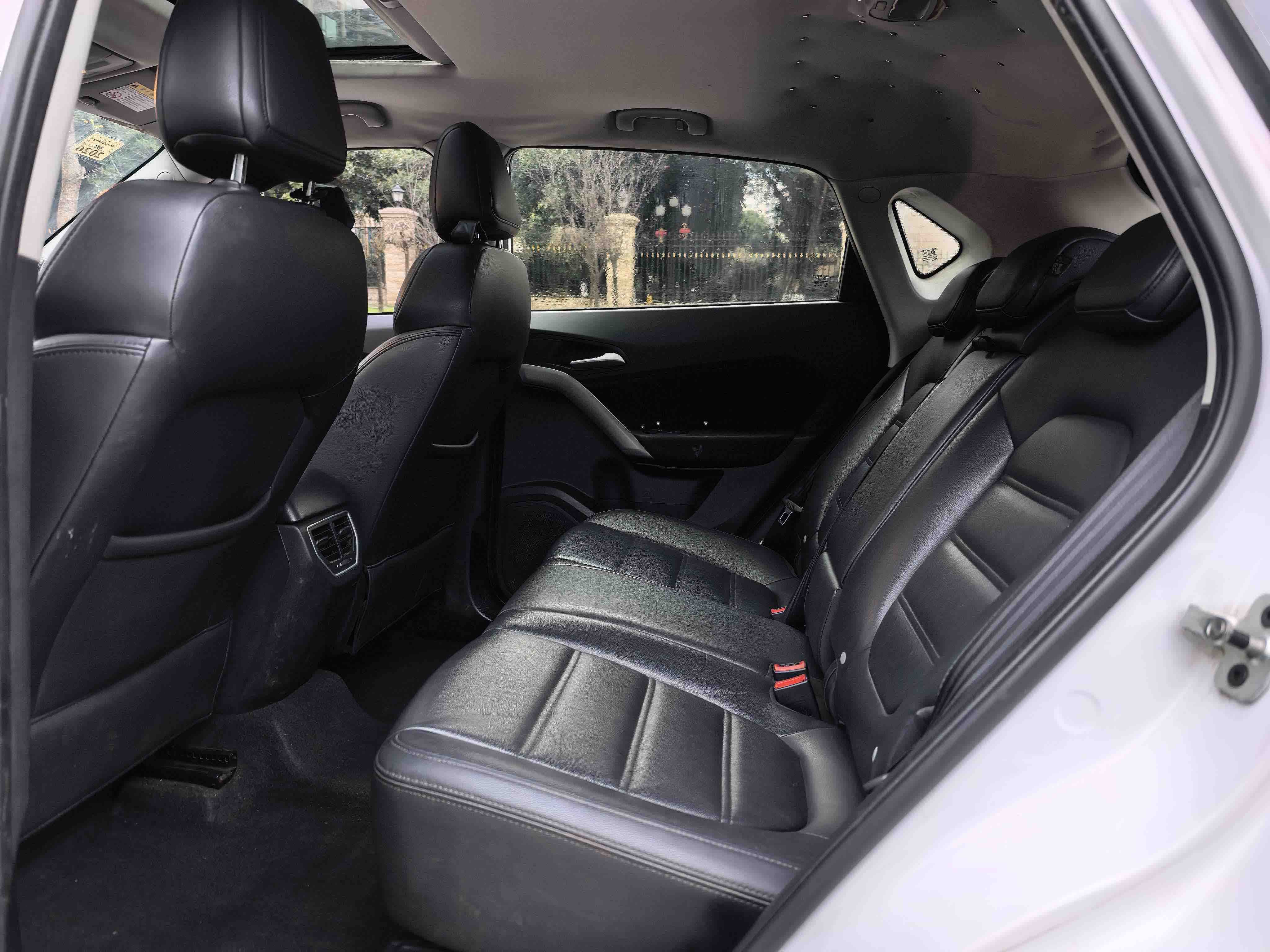 MG GS 2016 car image #5