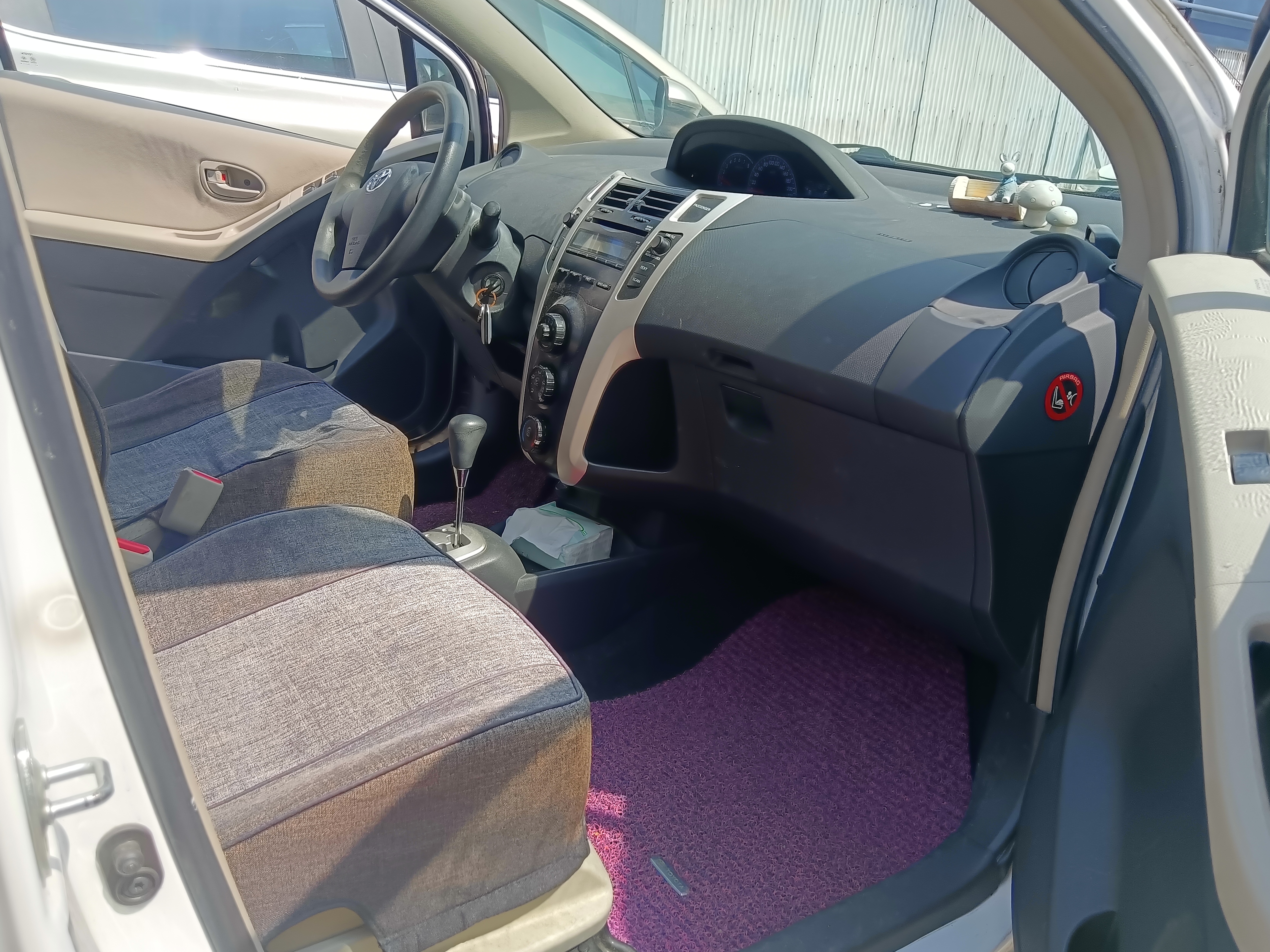 Toyota Yaris 2013 car image #5