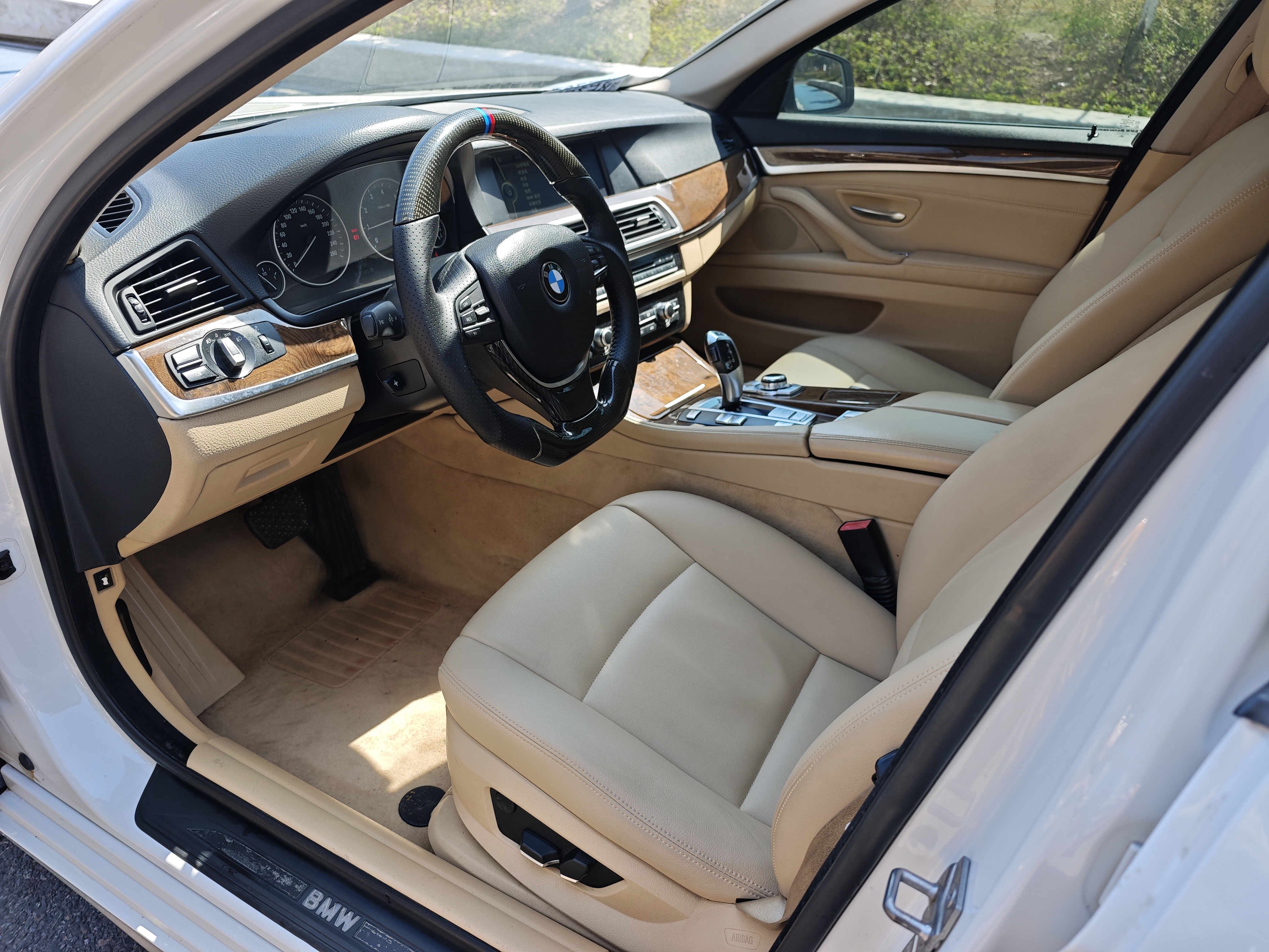 BMW 5 Series 2011 #5 BMW 5 Series 2011 car image #5