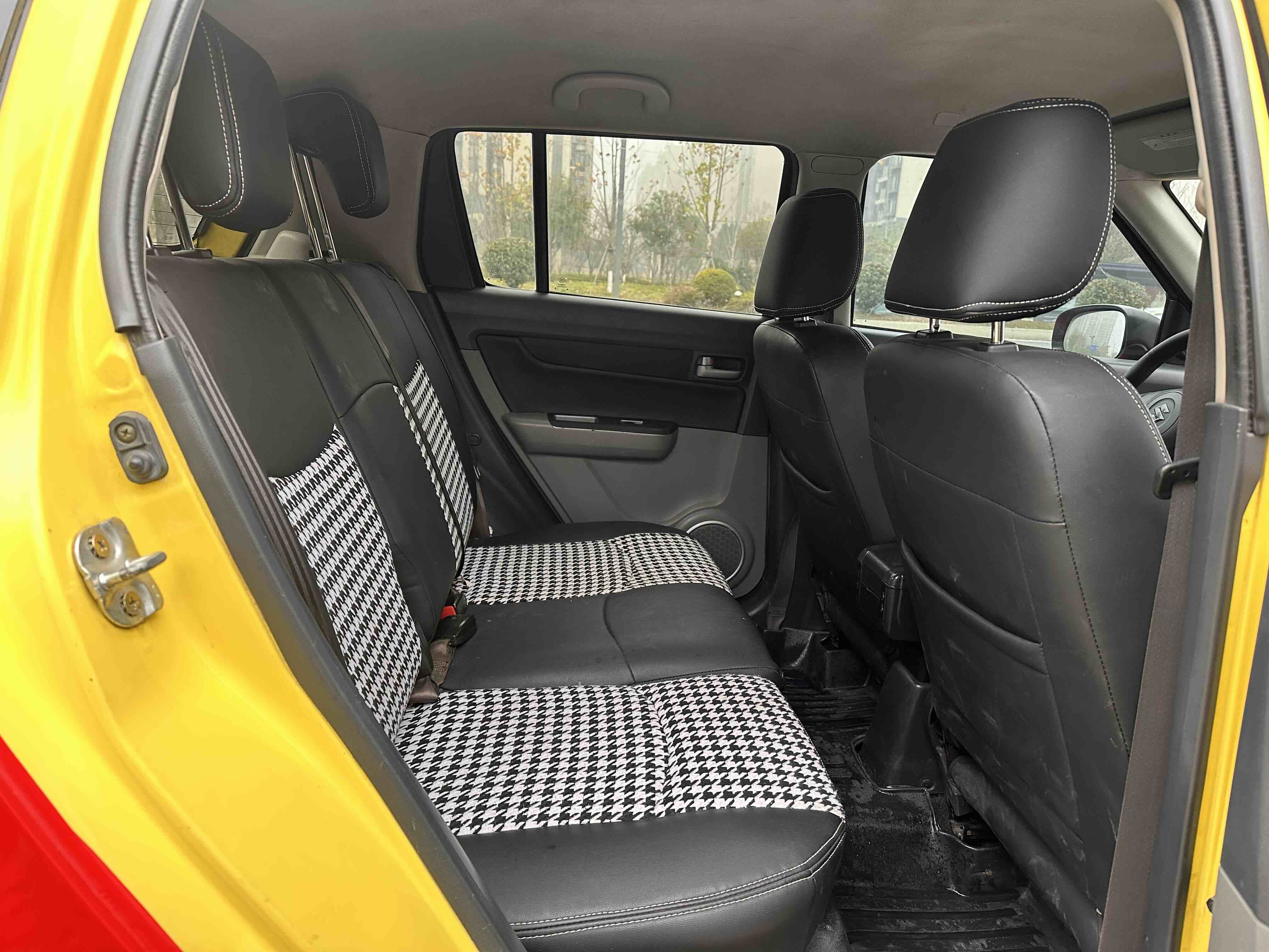 Suzuki Swift 2011 immagine di auto #5