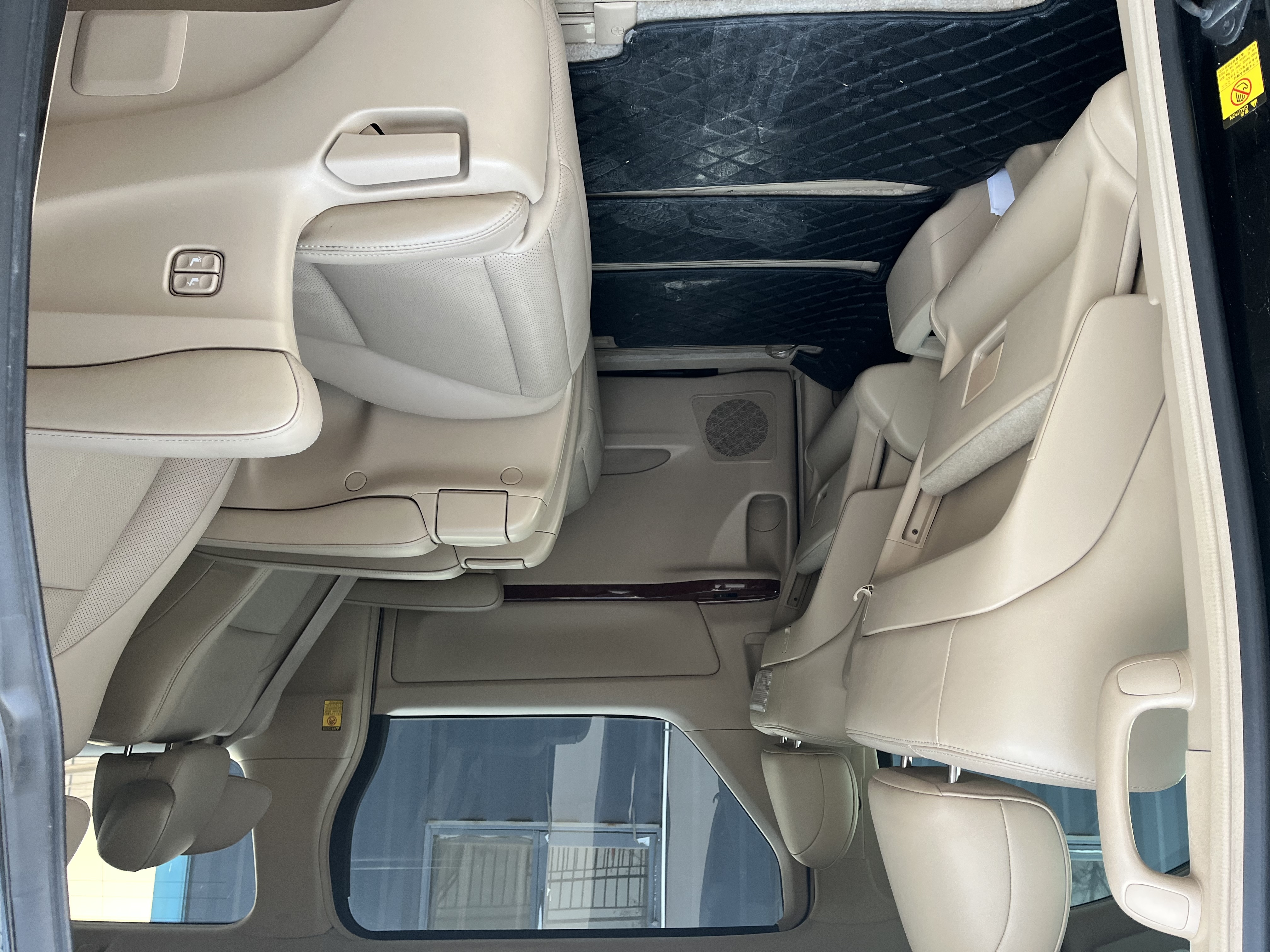 Toyota Alphard 2011 car image #5