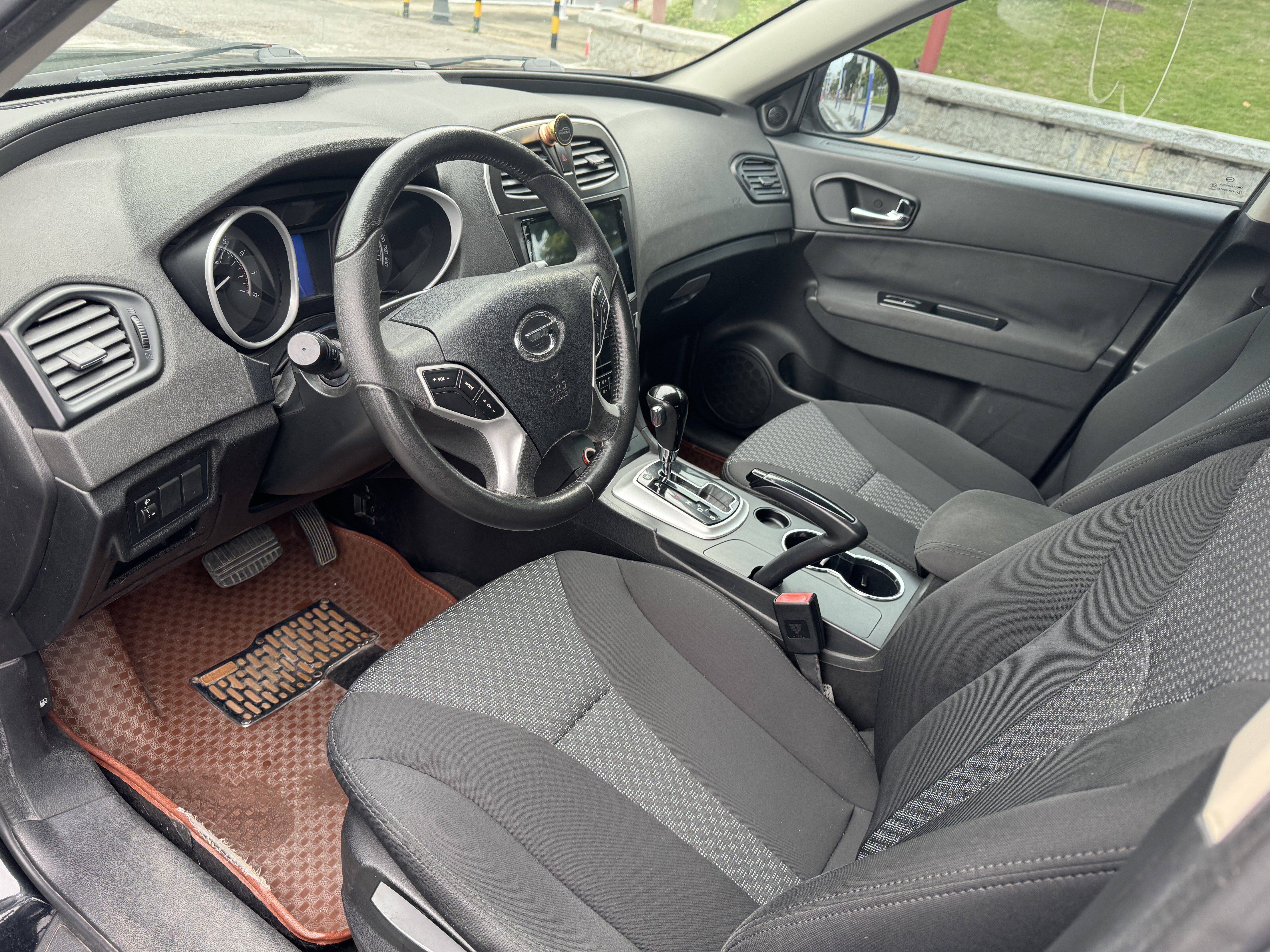 GAC Trumpchi GS5 Super 2015 car image #5