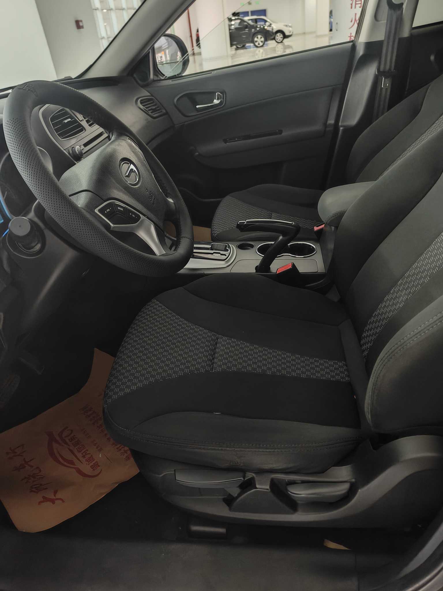 GAC Trumpchi GS5 Super 2014 car image #5