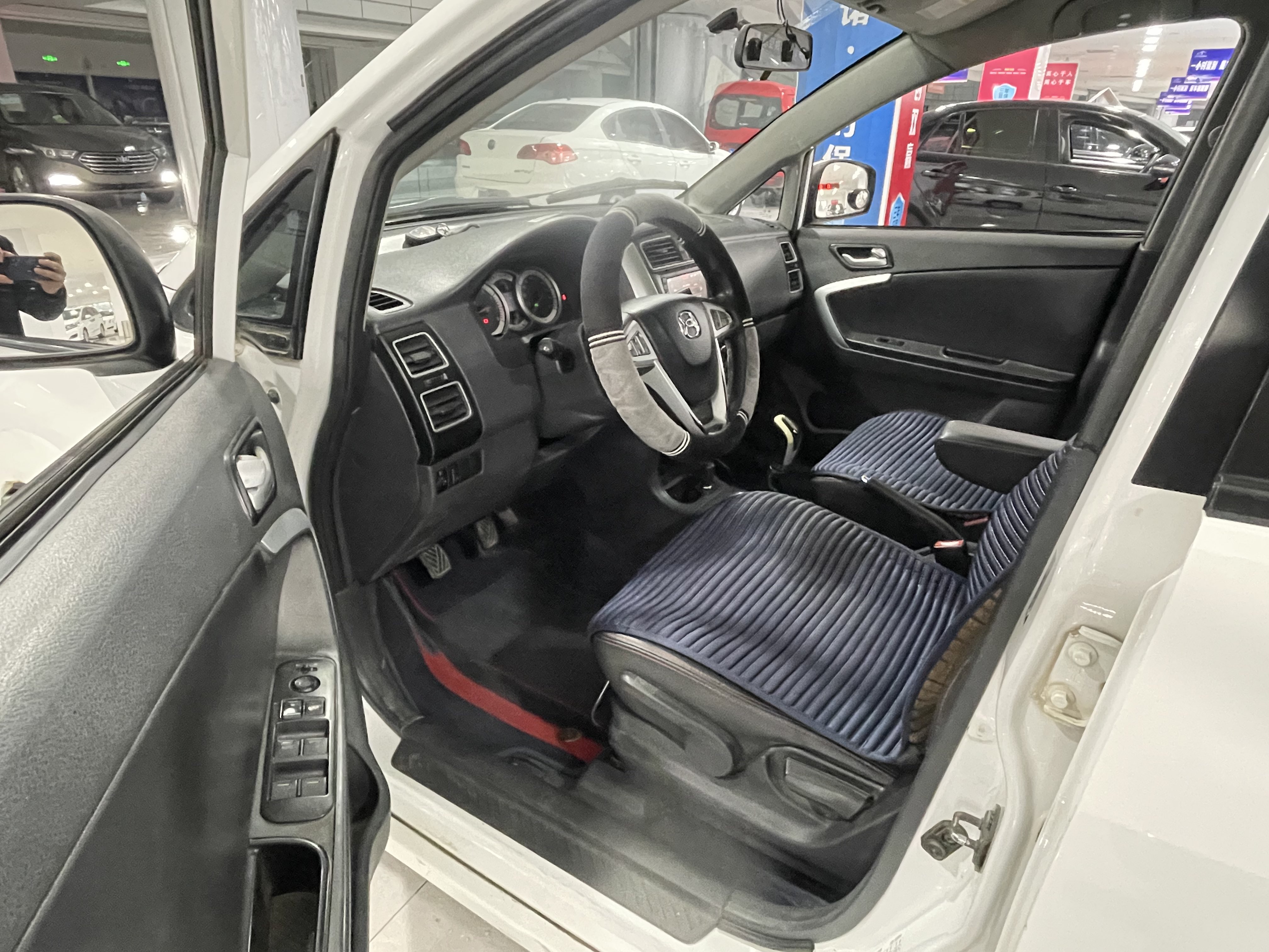 Suzuki Liana A6 2015 image de voiture #5