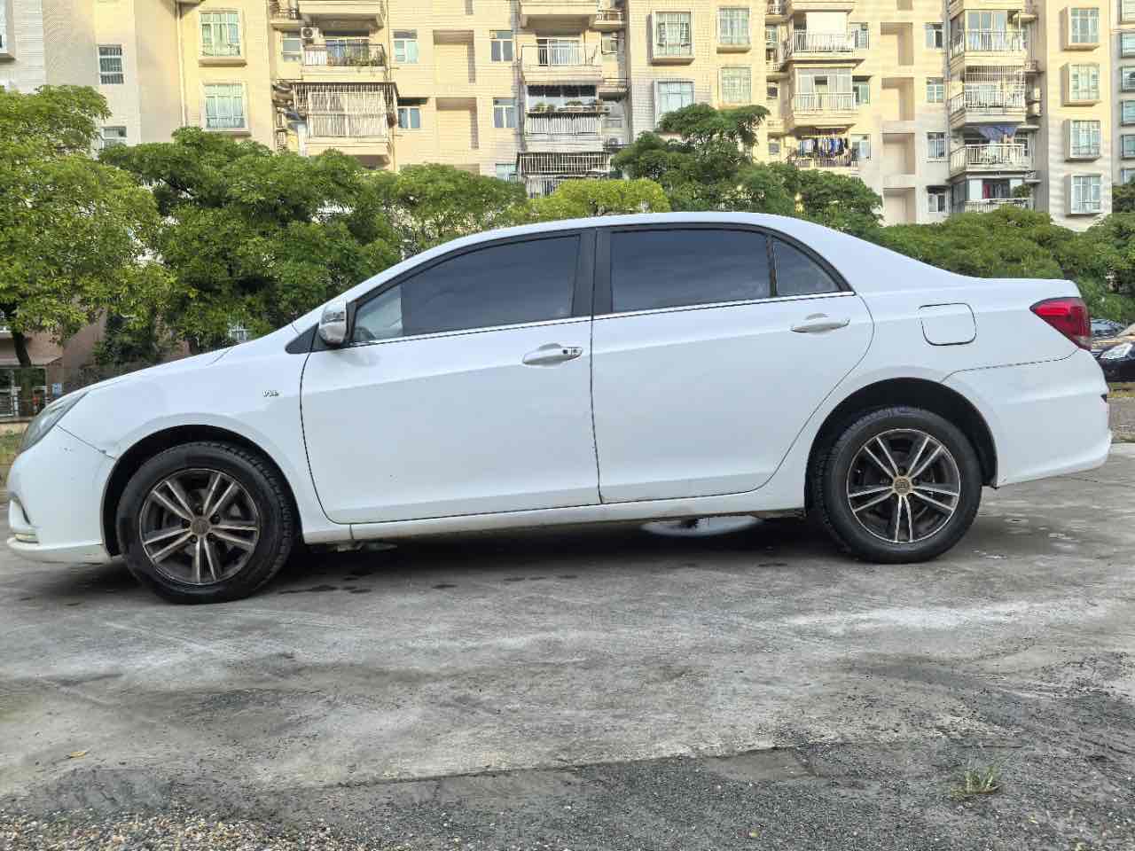 BYD SuRui 2015 car image #5