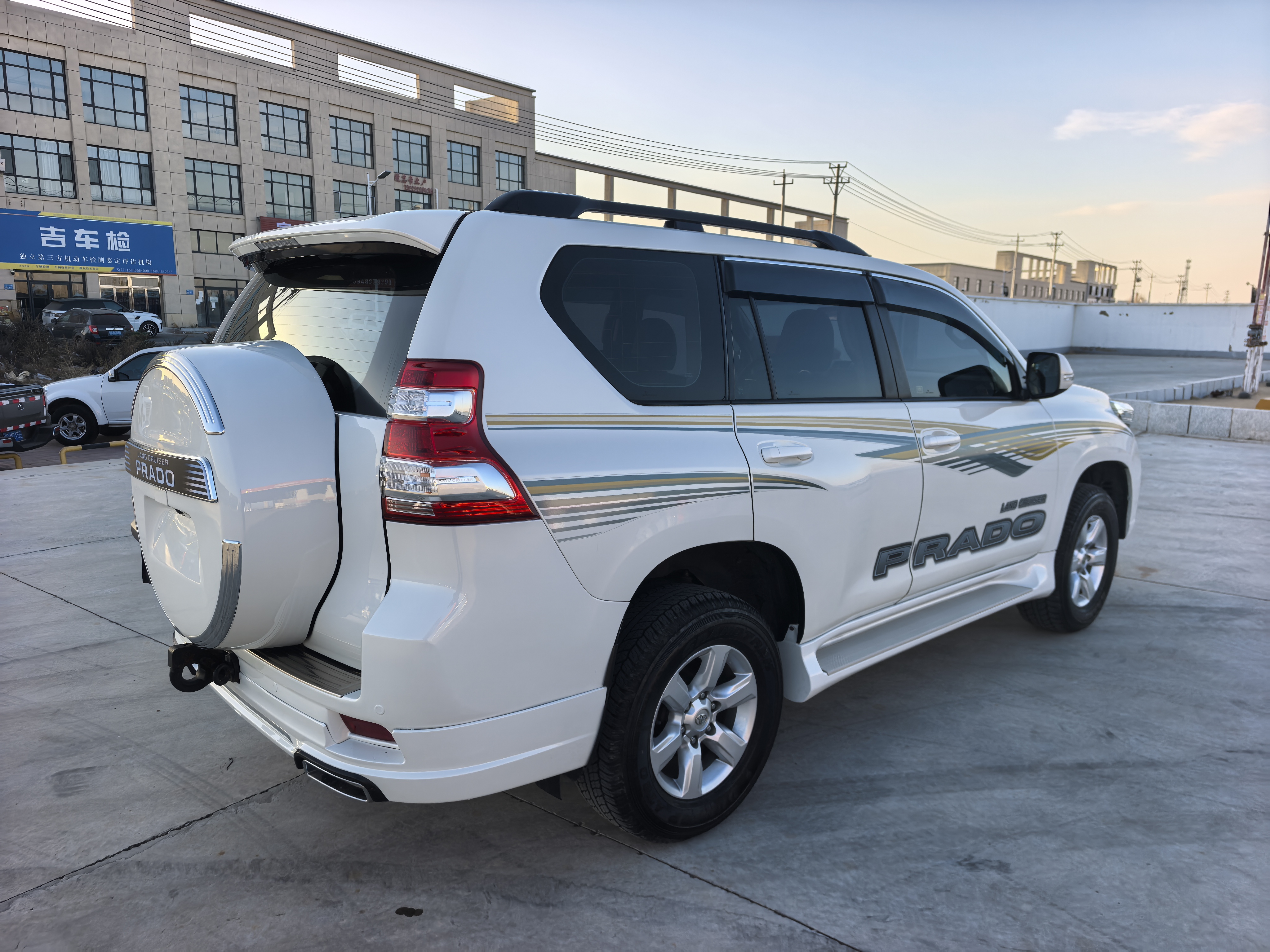 Toyota Land Cruiser Prado 2017 immagine di auto #5