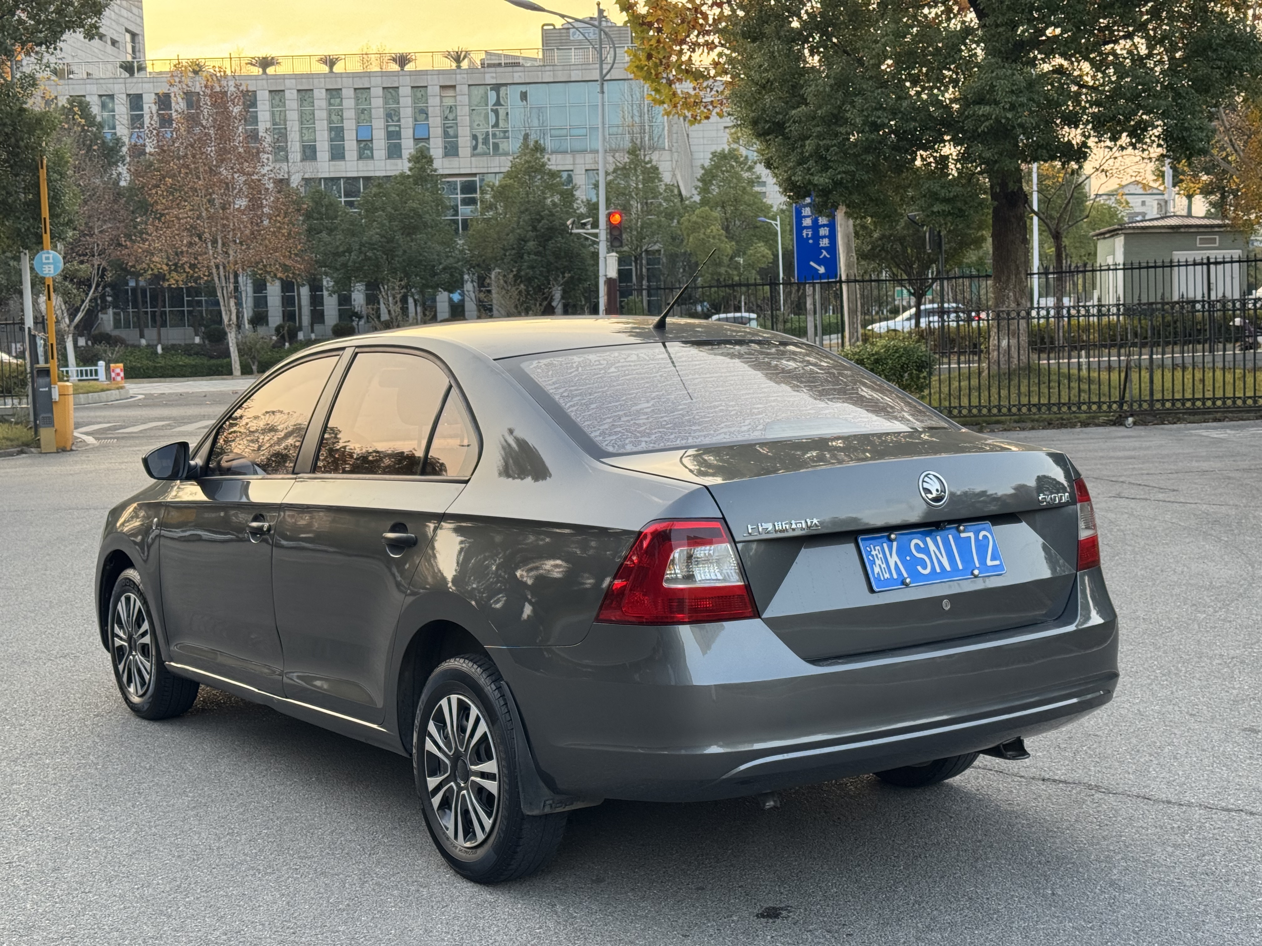 Skoda Rapid 2017 #5 Skoda Rapid 2017 car image #5