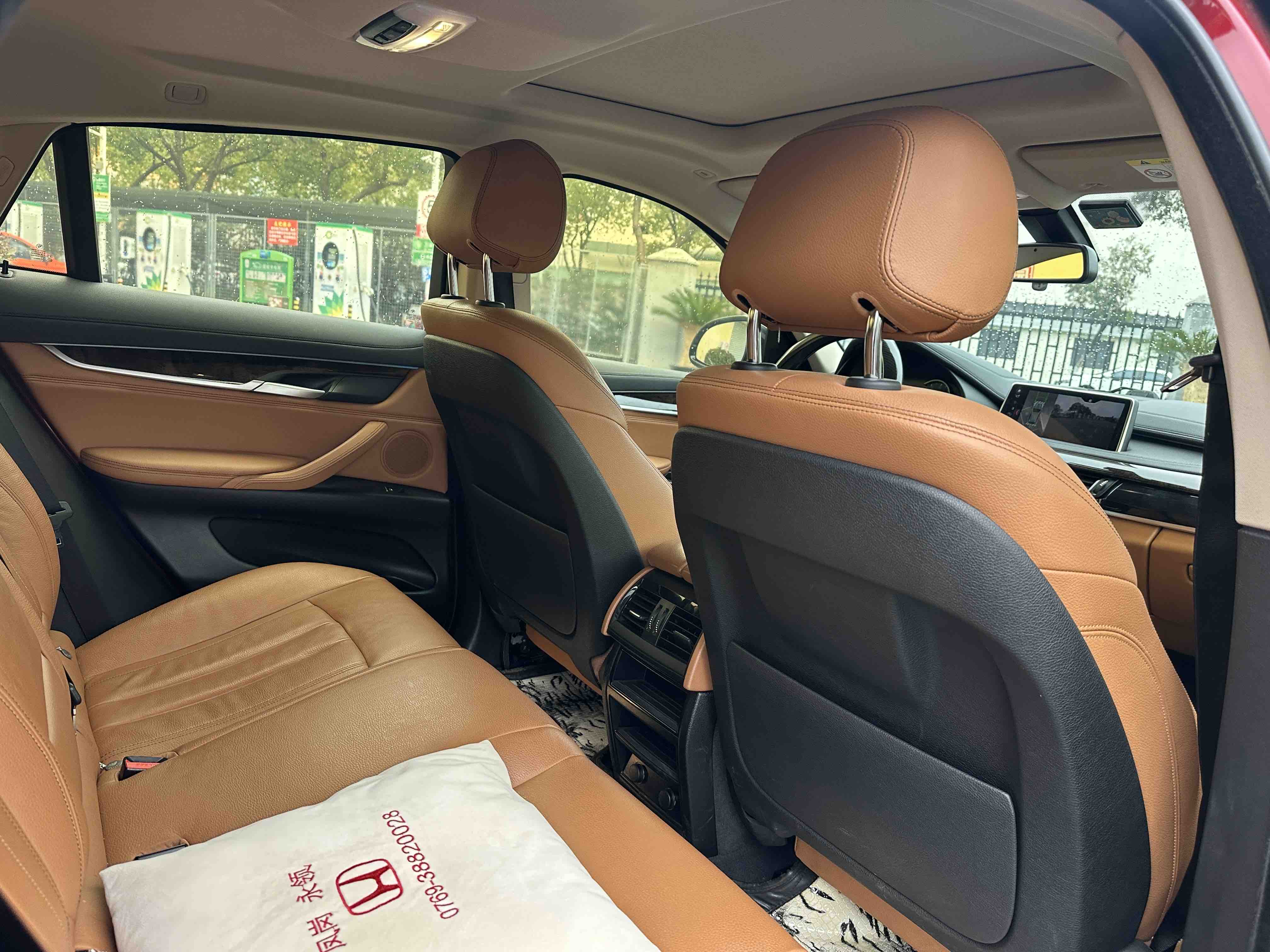 BMW X6 2018 imagem de carro #5