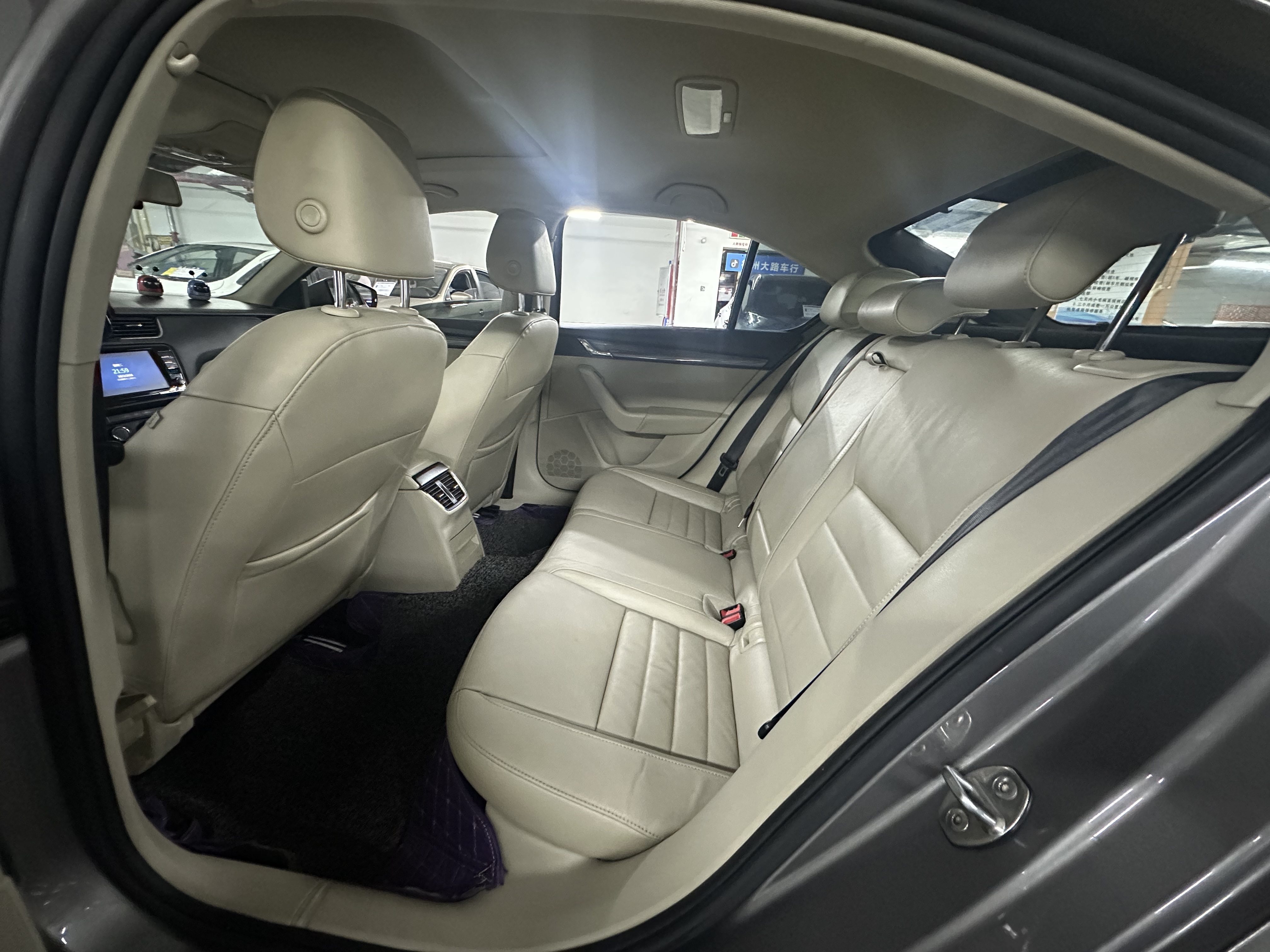 Skoda Octavia 2014 car image #5