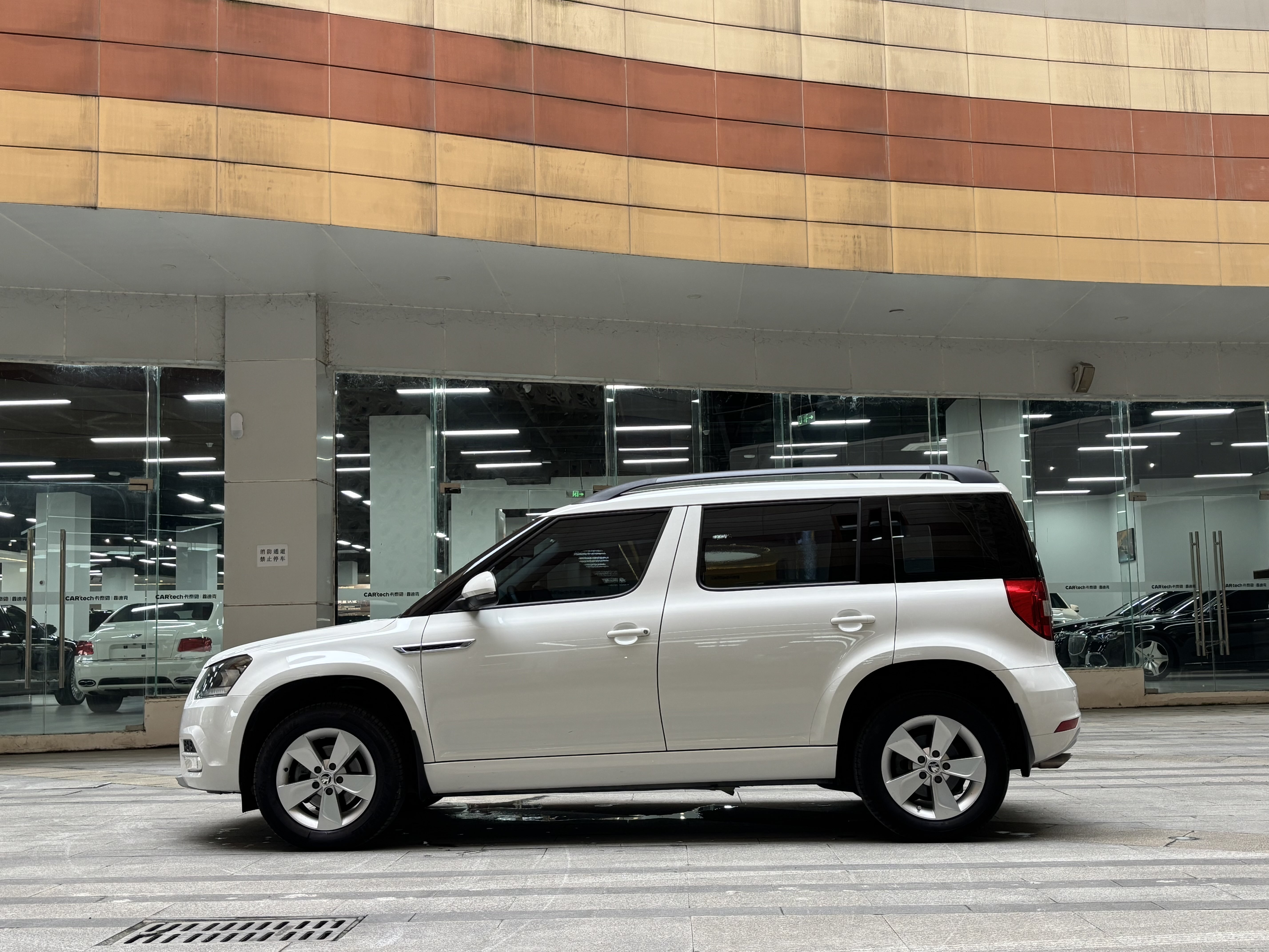 Skoda Yeti 2015 car image #5