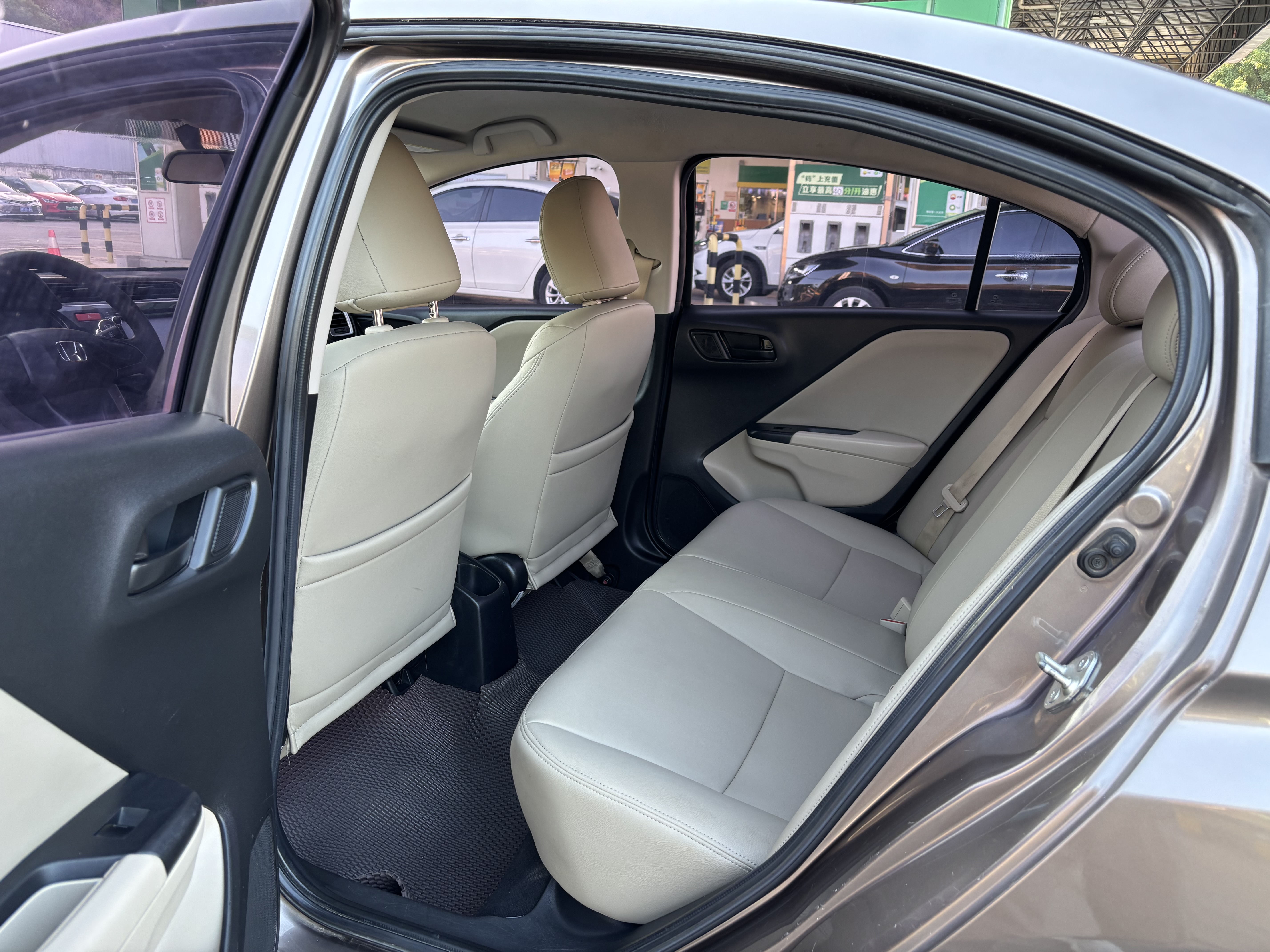 Honda Greiz 2016 صورة سيارة #5