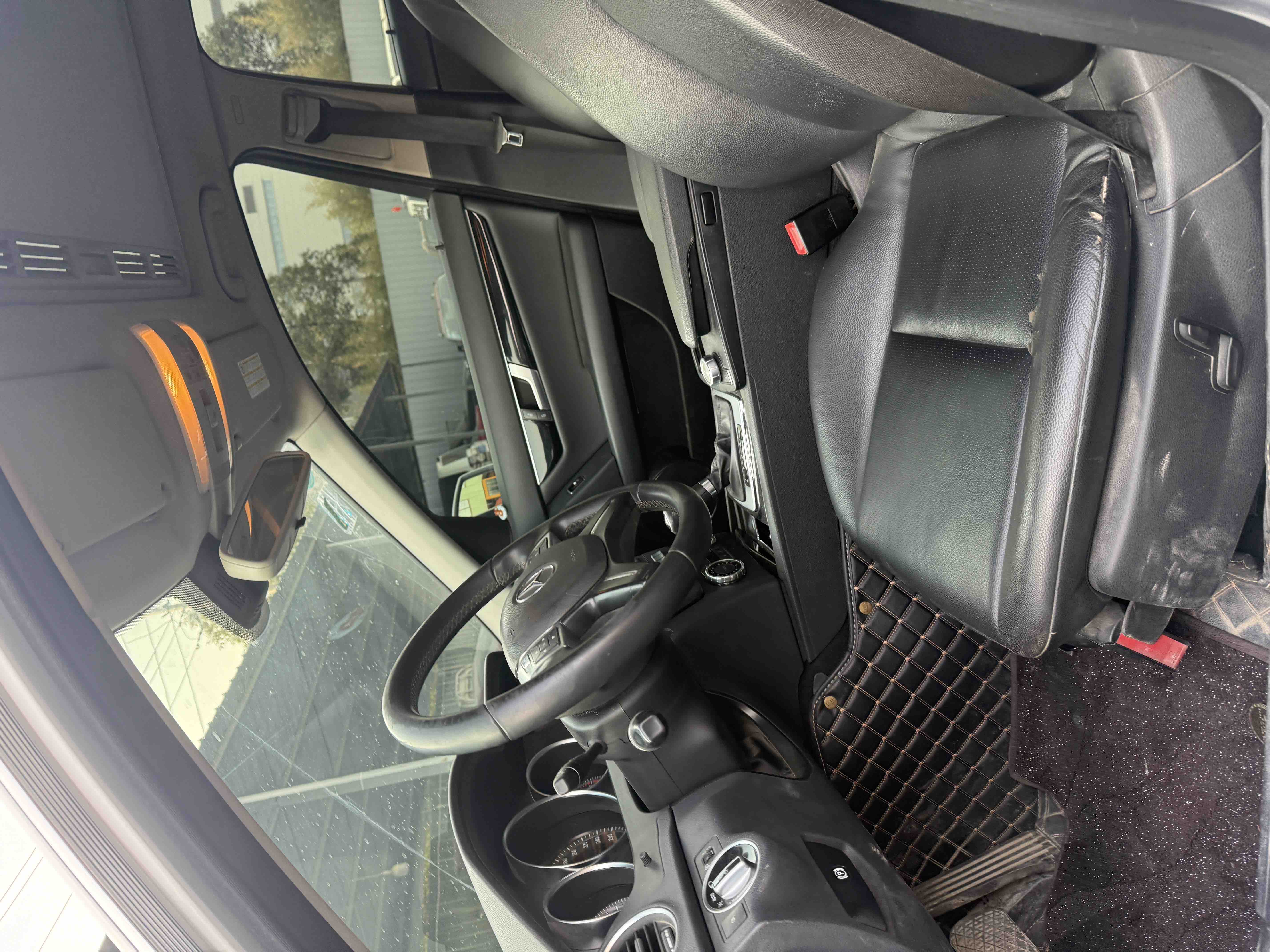 Mercedes-Benz C Class 2012 car image #5