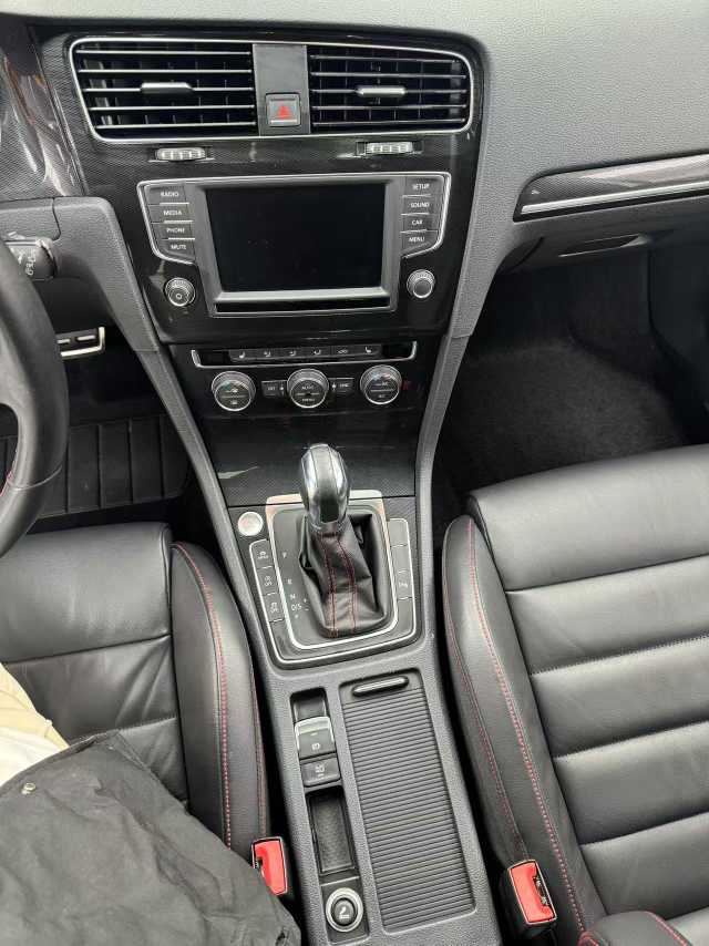 Volkswagen GolfGTI 2016 immagine di auto #5