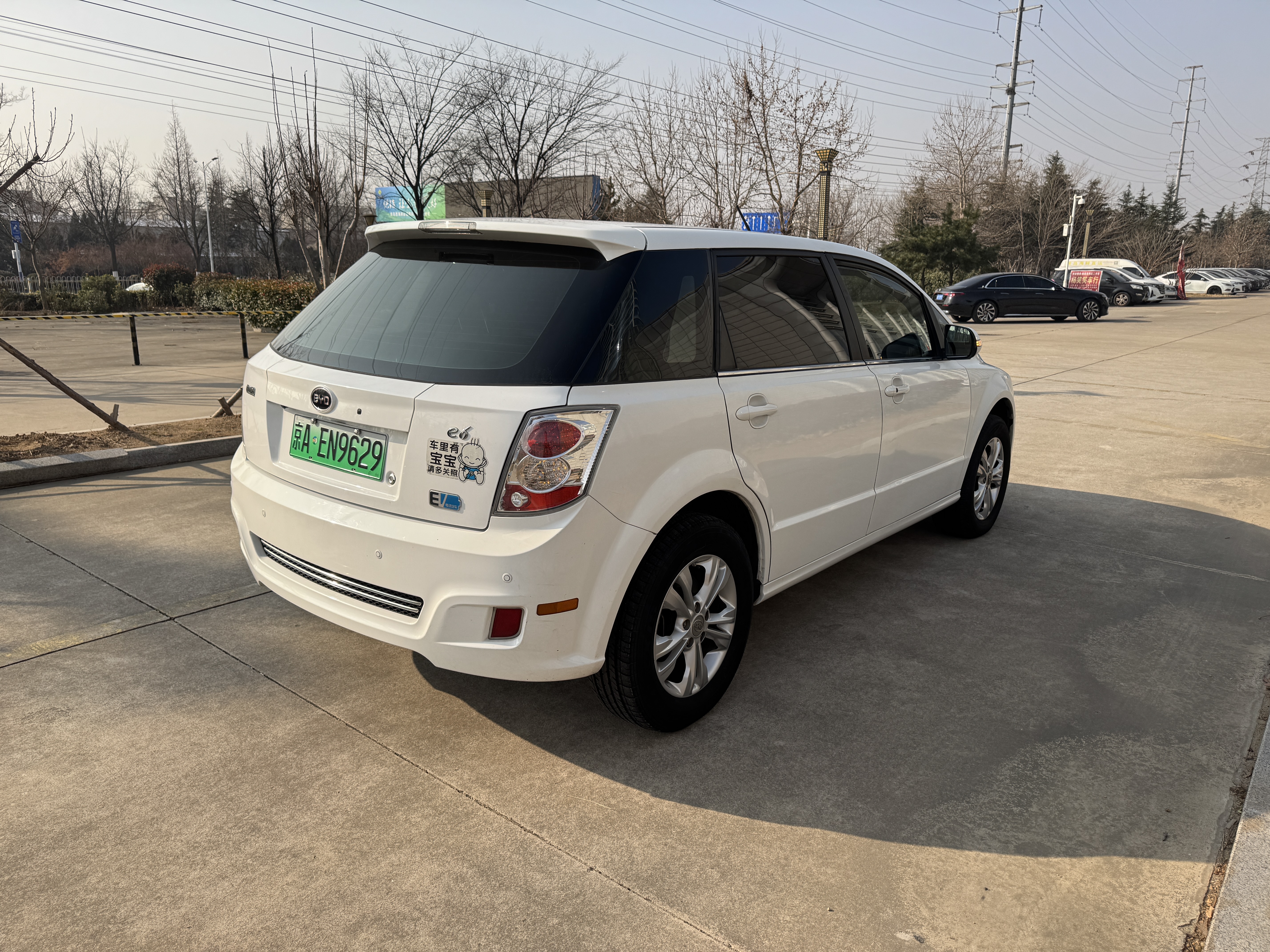 BYD e6 2017 #5 BYD e6 2017 car image #5