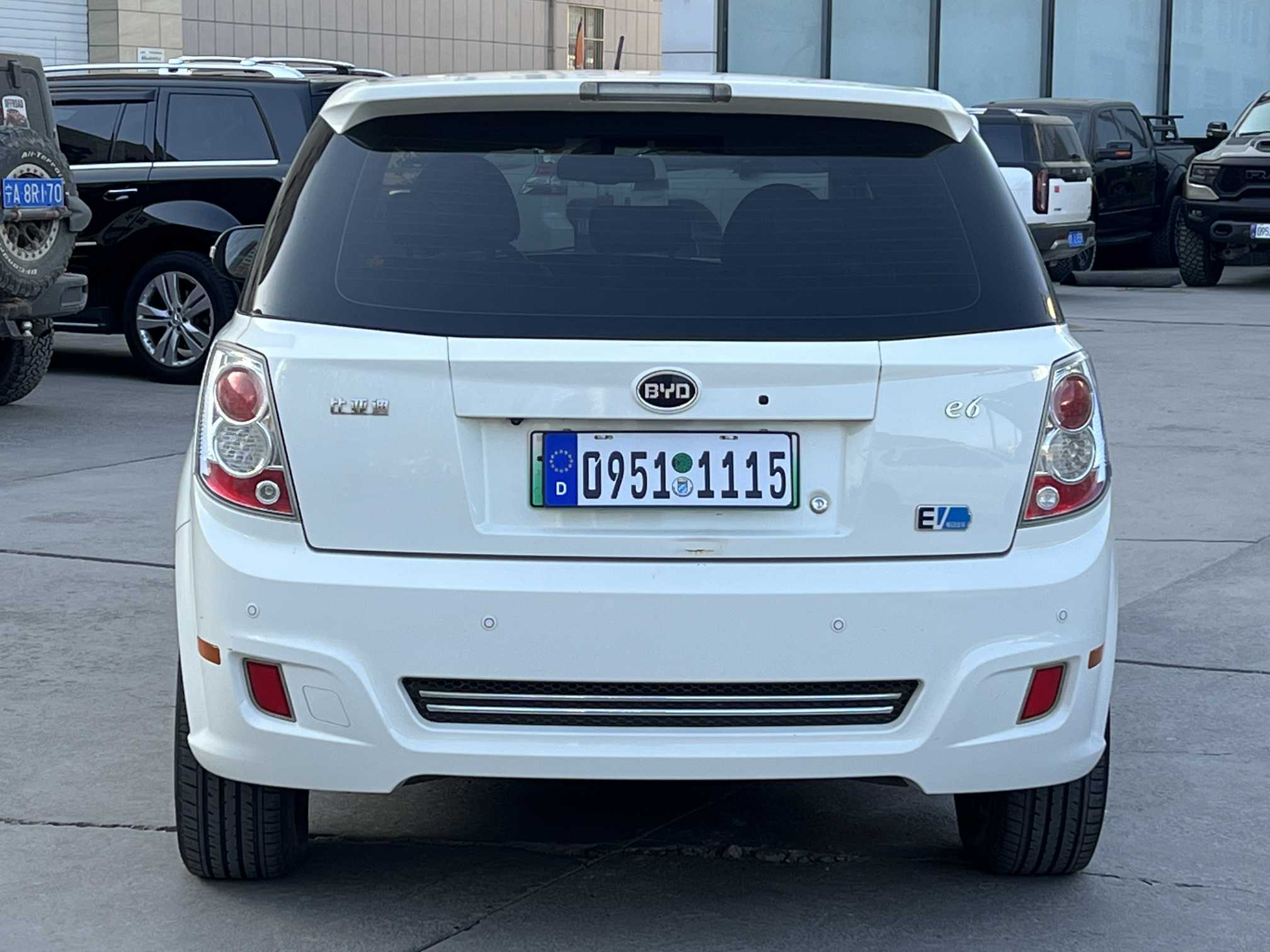 BYD e6 2016 #5 BYD e6 2016 car image #5