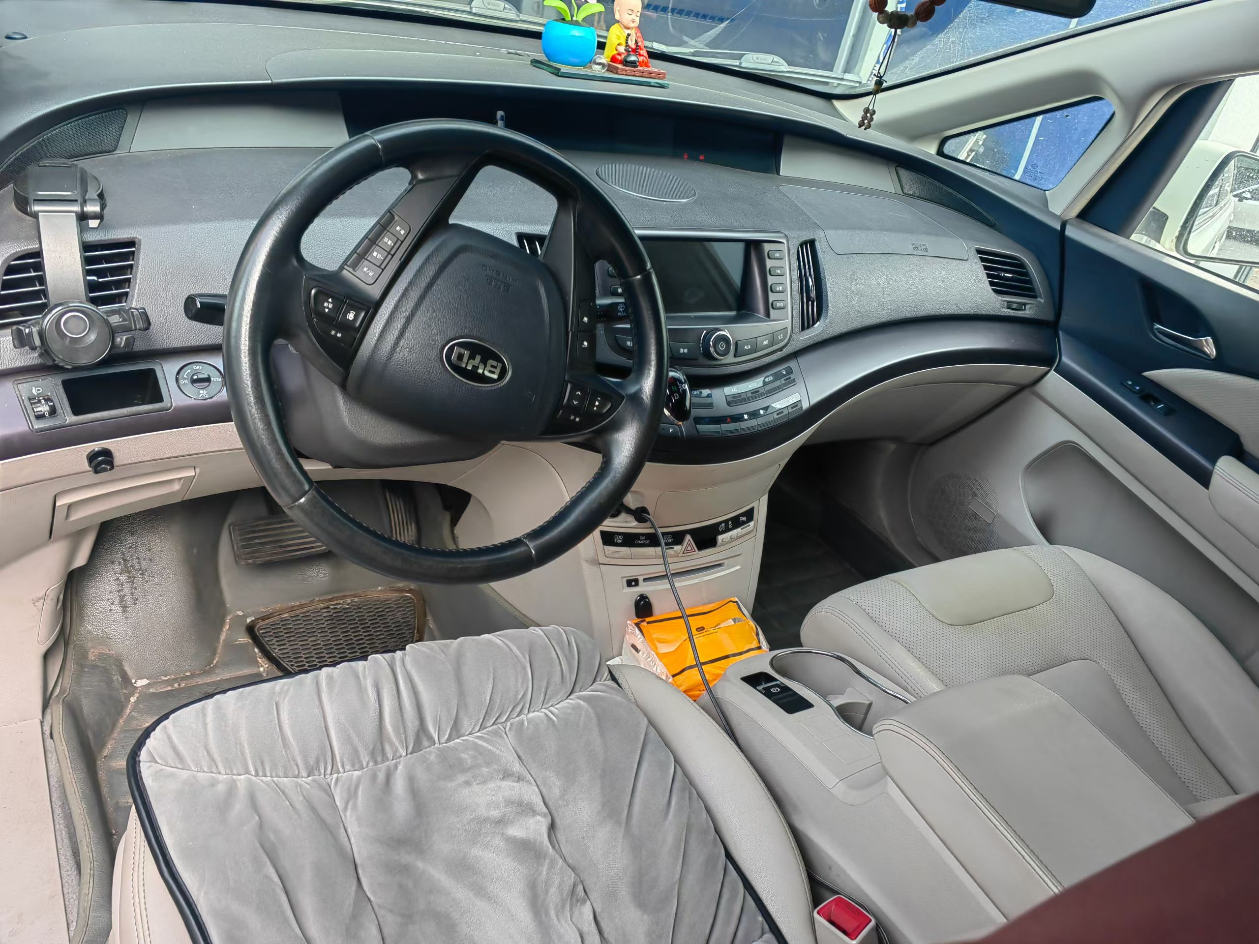 BYD e6 2016 #5 BYD e6 2016 car image #5