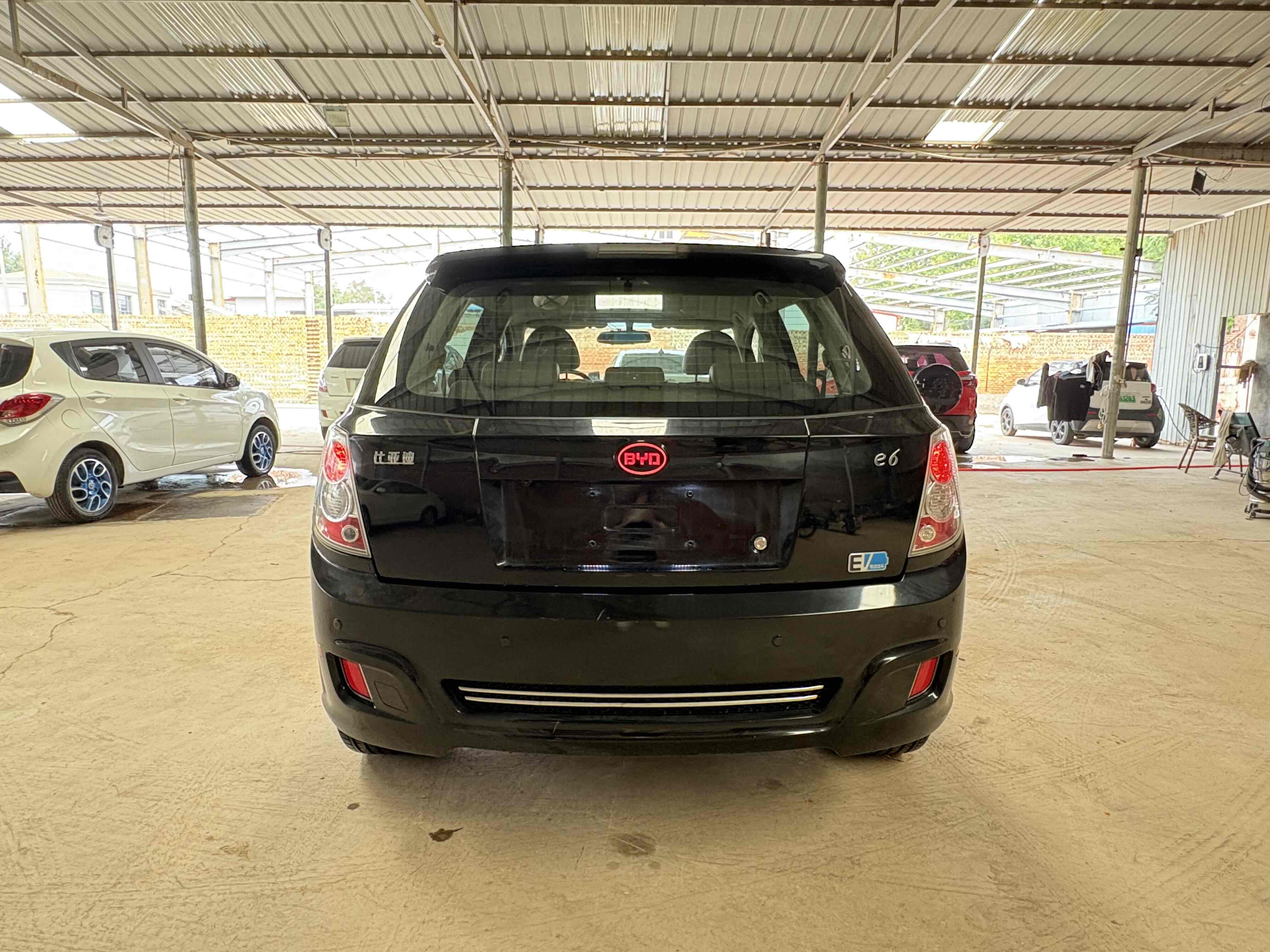 BYD e6 2016 #5 BYD e6 2016 car image #5