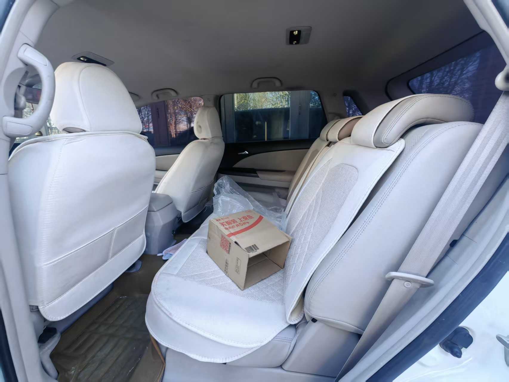 BYD e6 2019 #5 BYD e6 2019 car image #5