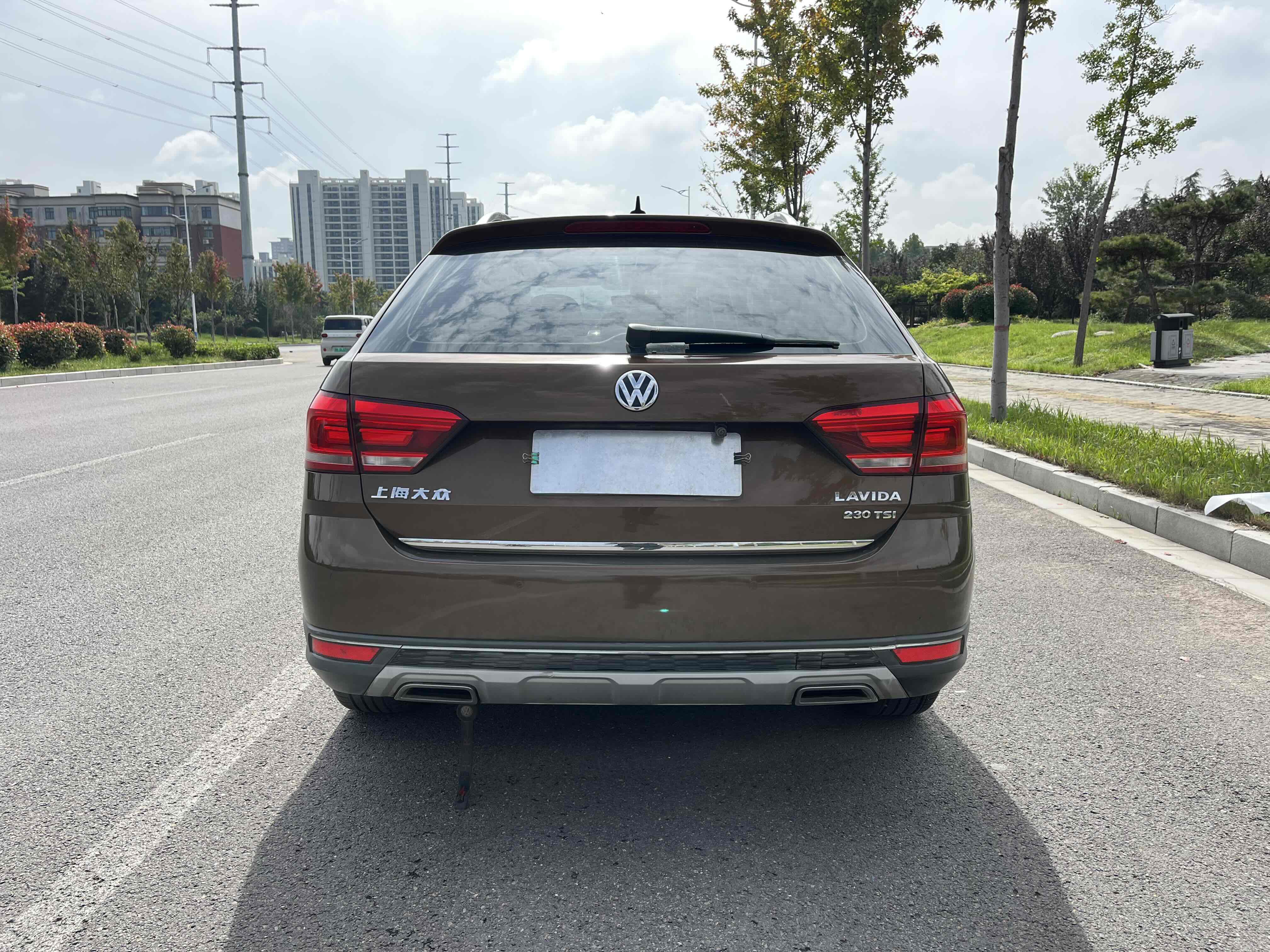 Volkswagen Cross Lavida 2016 immagine di auto #5