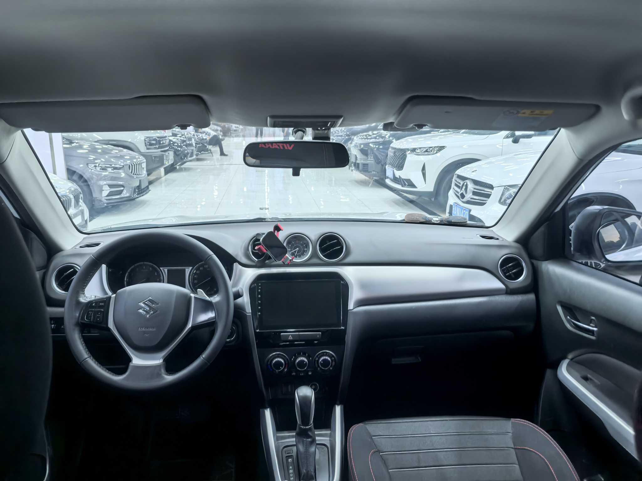 Suzuki Vitara 2019 image de voiture #5