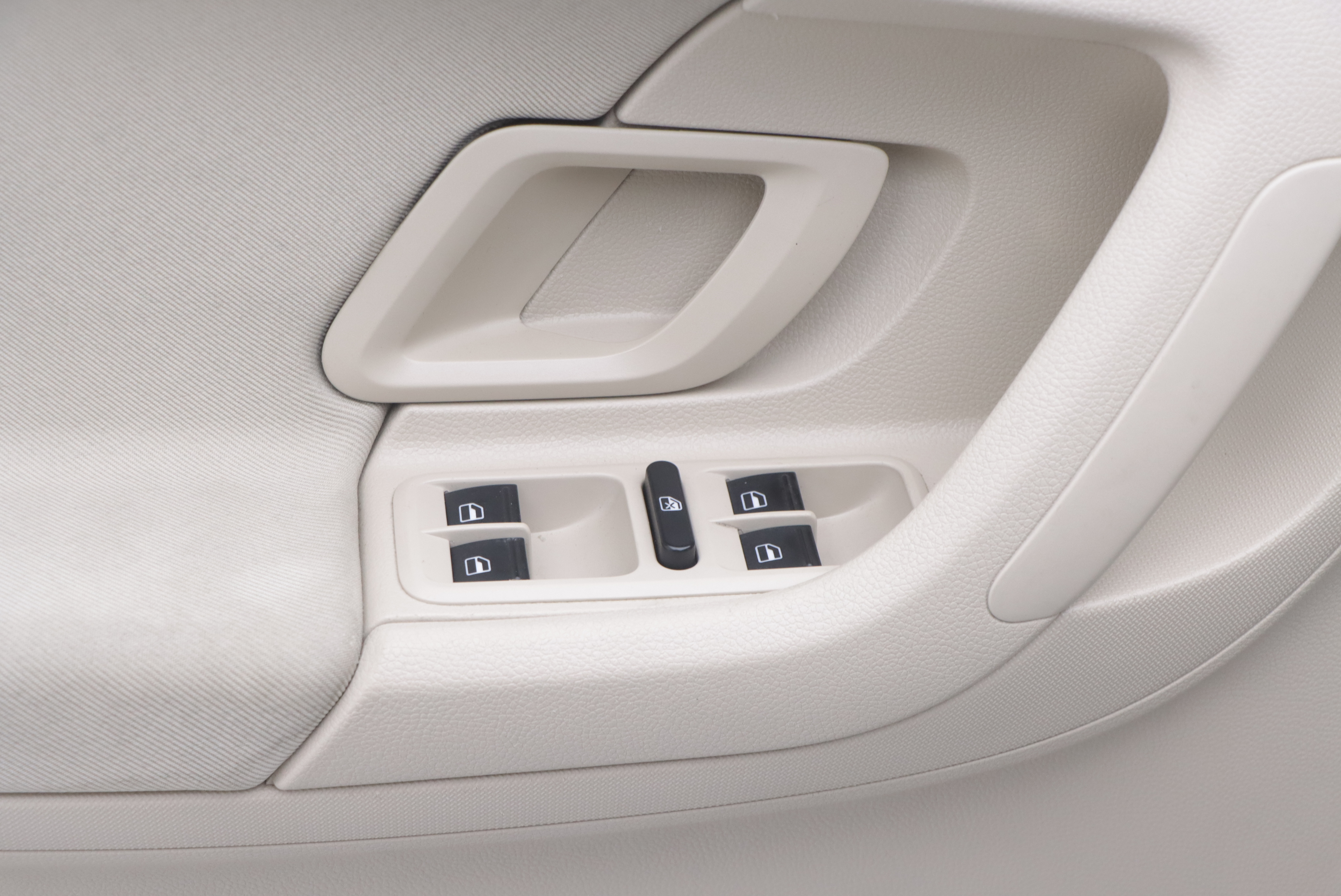 Skoda Fabia 2012 immagine di auto #5