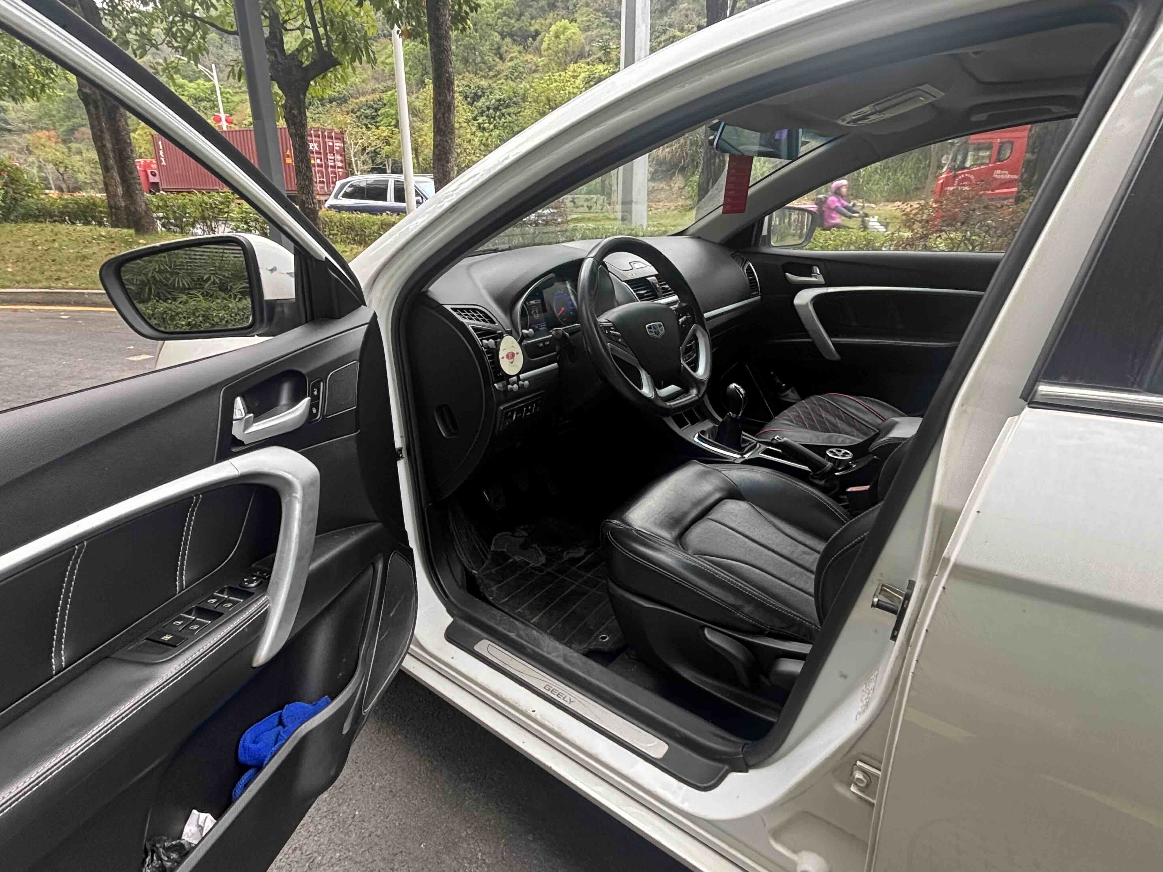 GEELY Emgrand 2016 car image #5