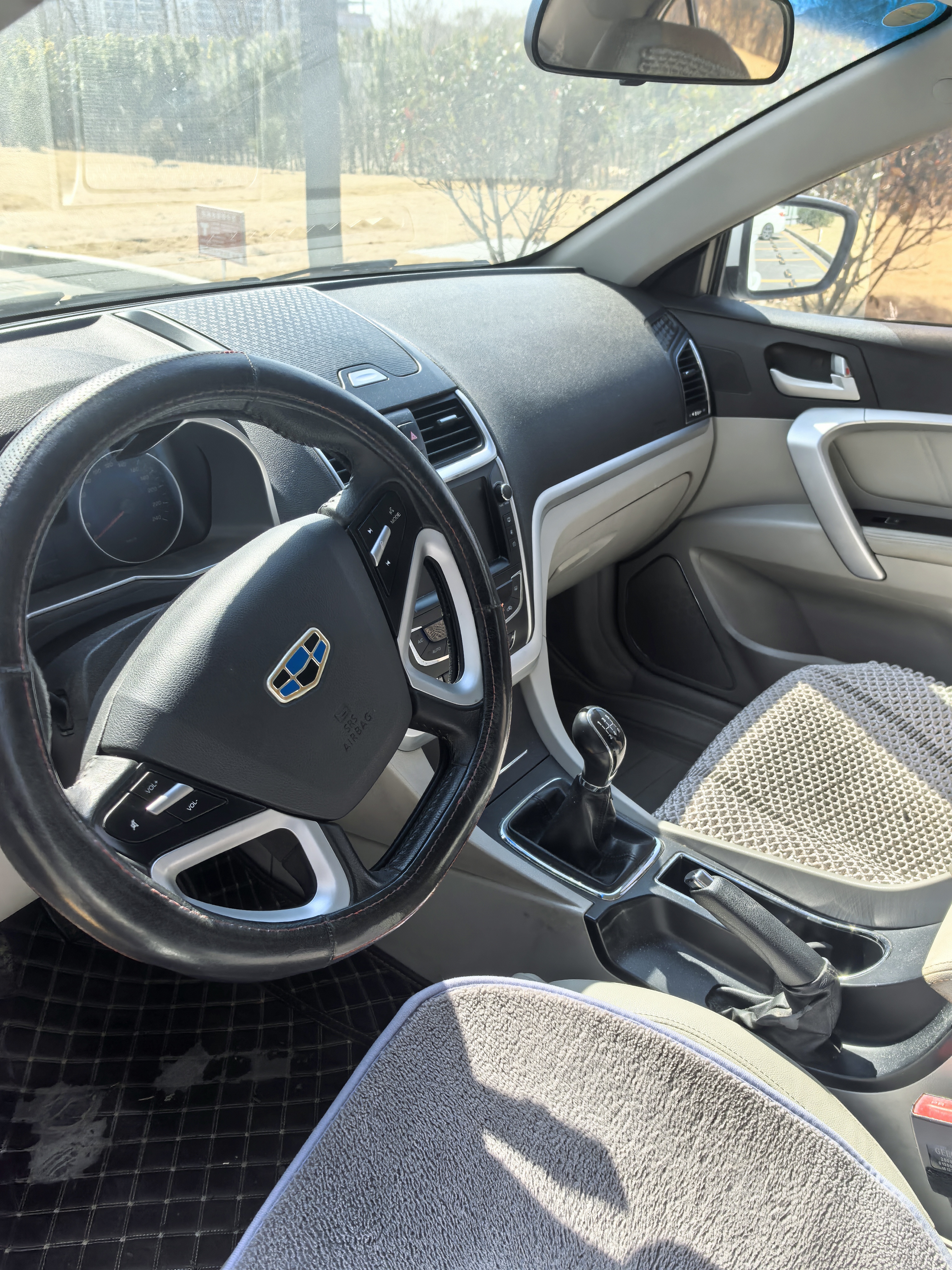 GEELY Emgrand 2016 car image #5