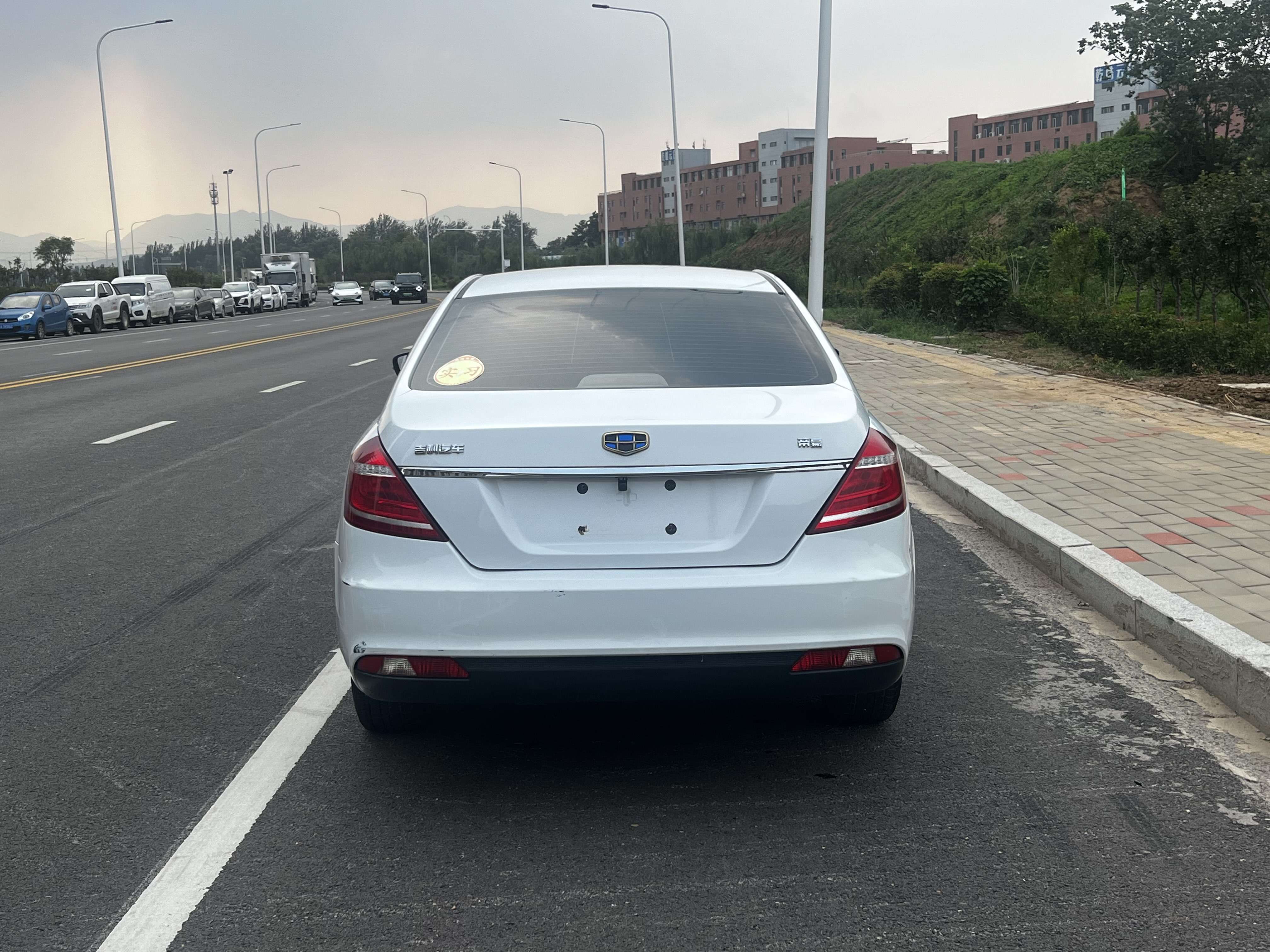 Emgrand 2016 #5 Emgrand 2016 car image #5